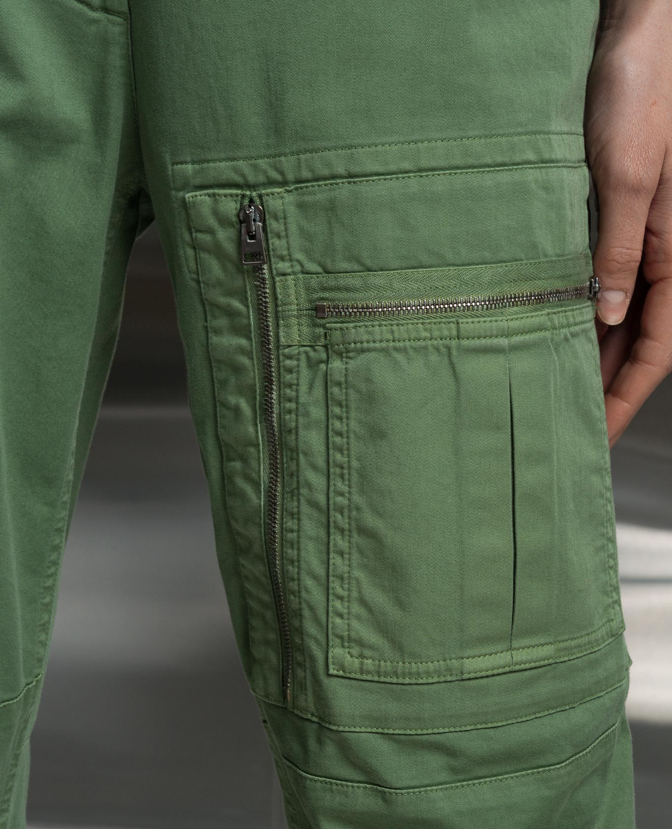 Green short cargoes Tom Ford 5