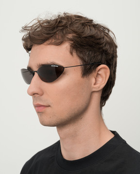 Balenciaga Malibu logo sunglasses in black 794297T0049m