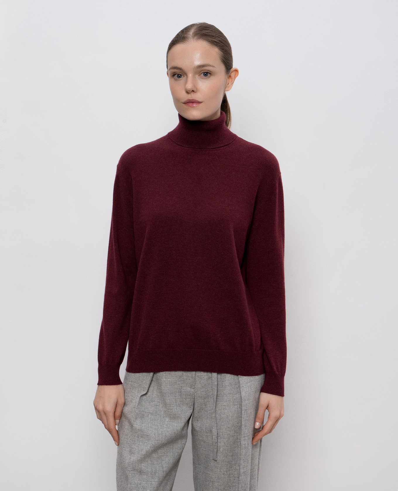 

Burgundy cashmere turtleneck Brunello Cucinelli