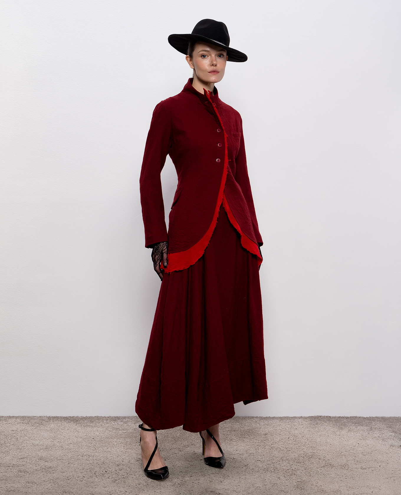 

Burgundy wool jacket with a harvester effect Marc Le Bihan