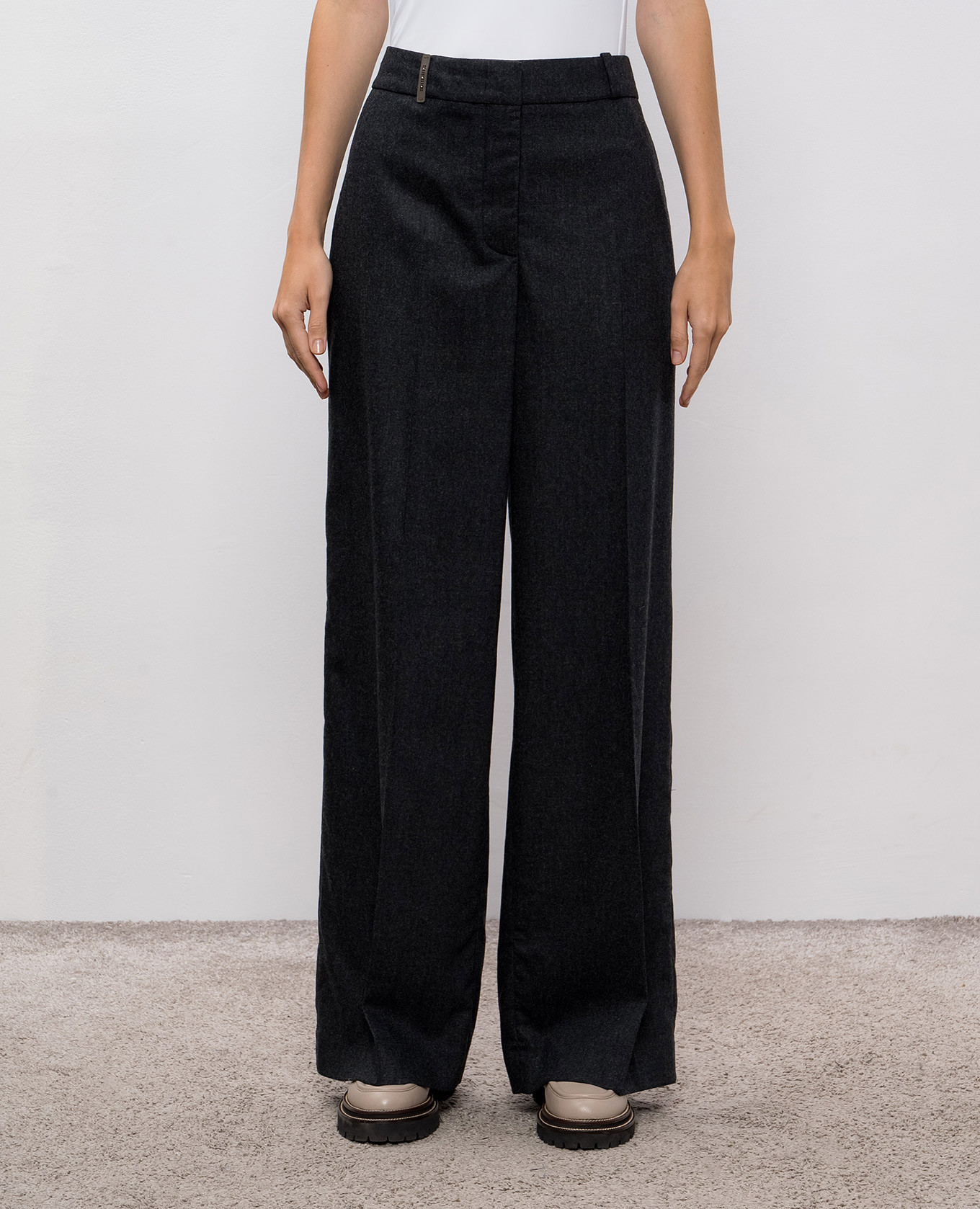 

Gray wool and cashmere pants with patch Peserico, Grey