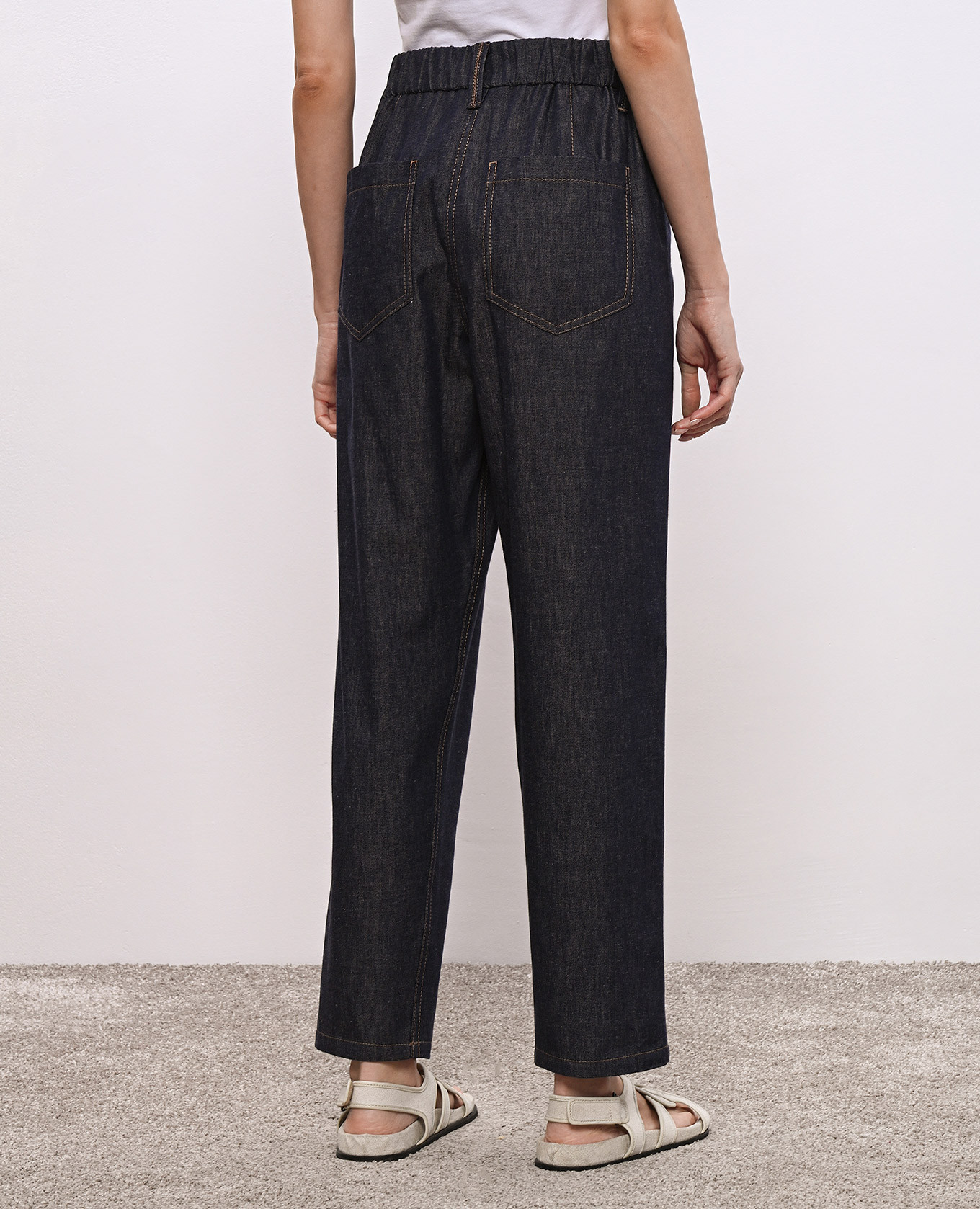 

Blue jeans with a monil chain Brunello Cucinelli