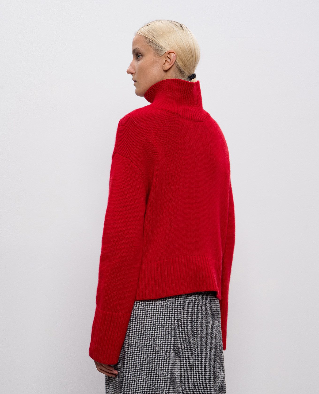 

Red Fleur cashmere sweater LISA YANG