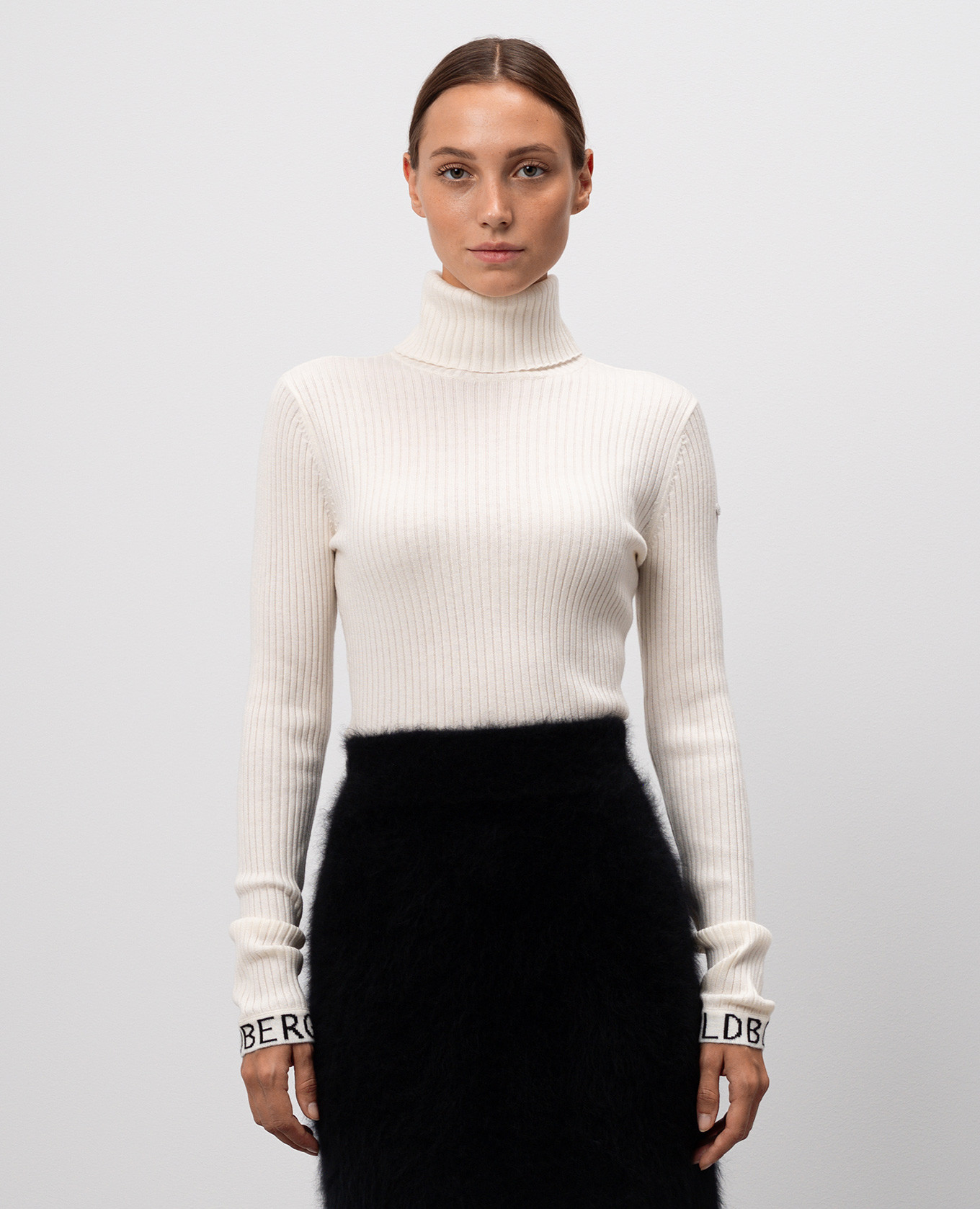 

White ribbed turtleneck with logo Goldbergh