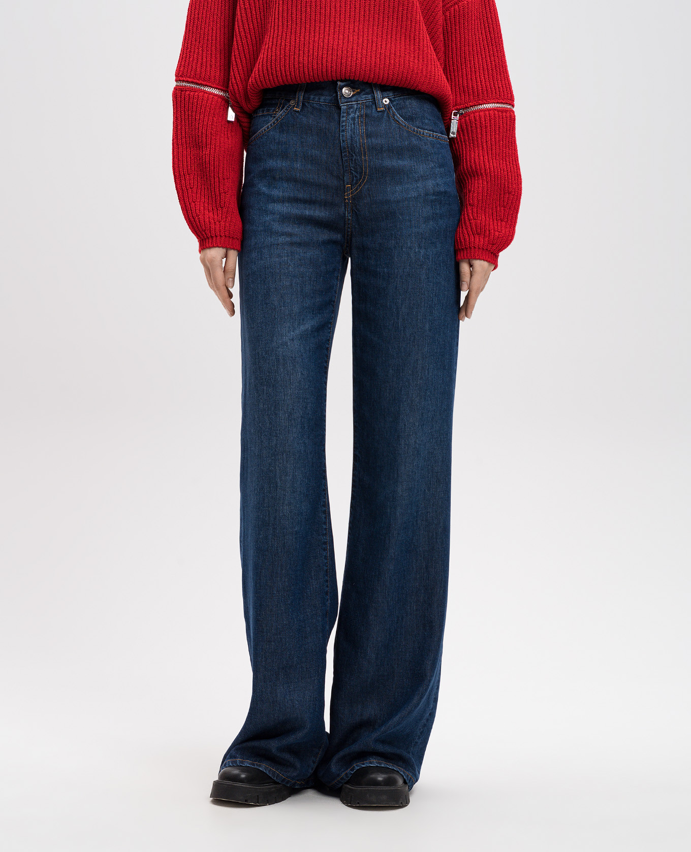 

Amber blue flared jeans with logo patch Dondup