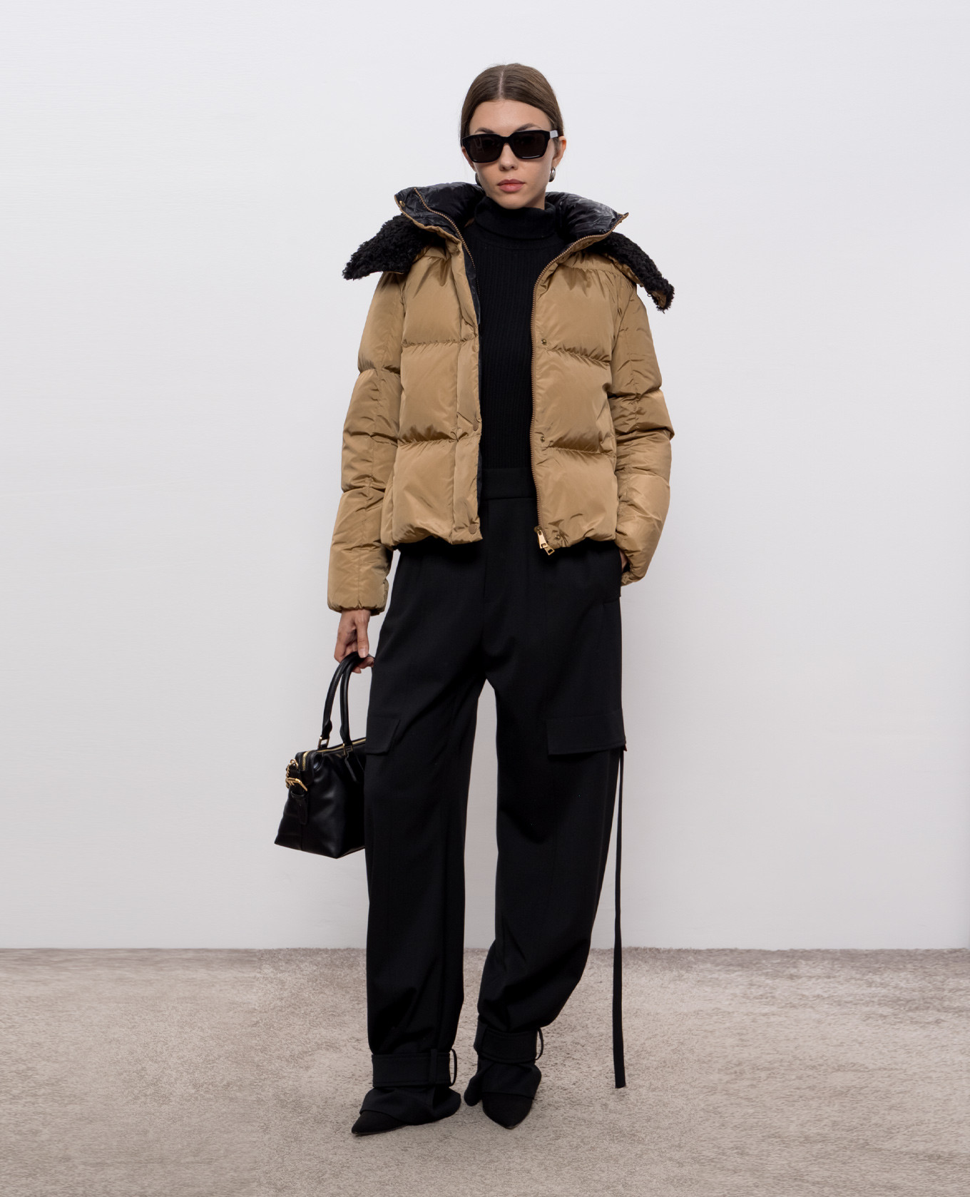 

Beige cropped Castelnou down jacket Moncler