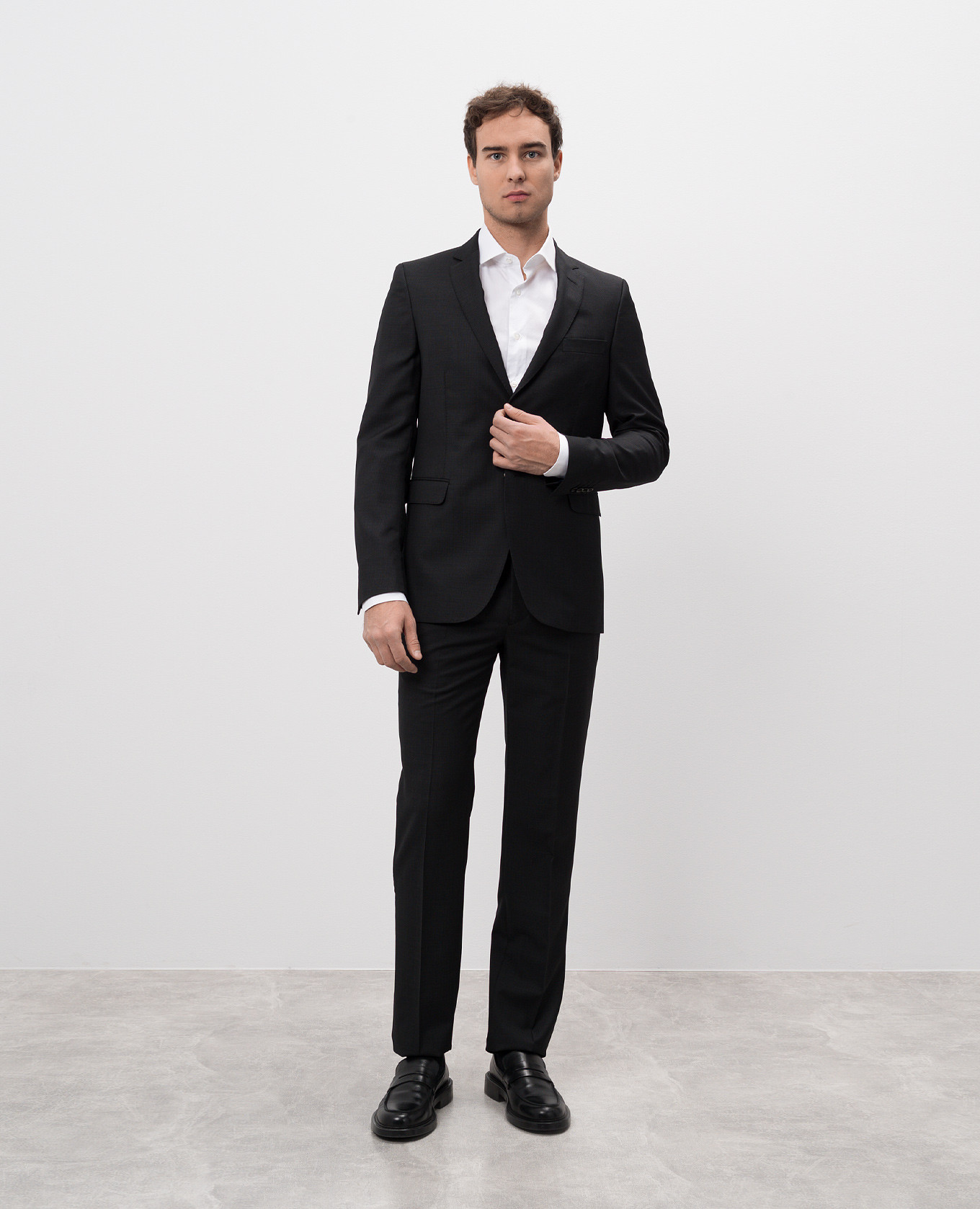 

Gray suit made of wool in a woven pattern Florentino, Grey
