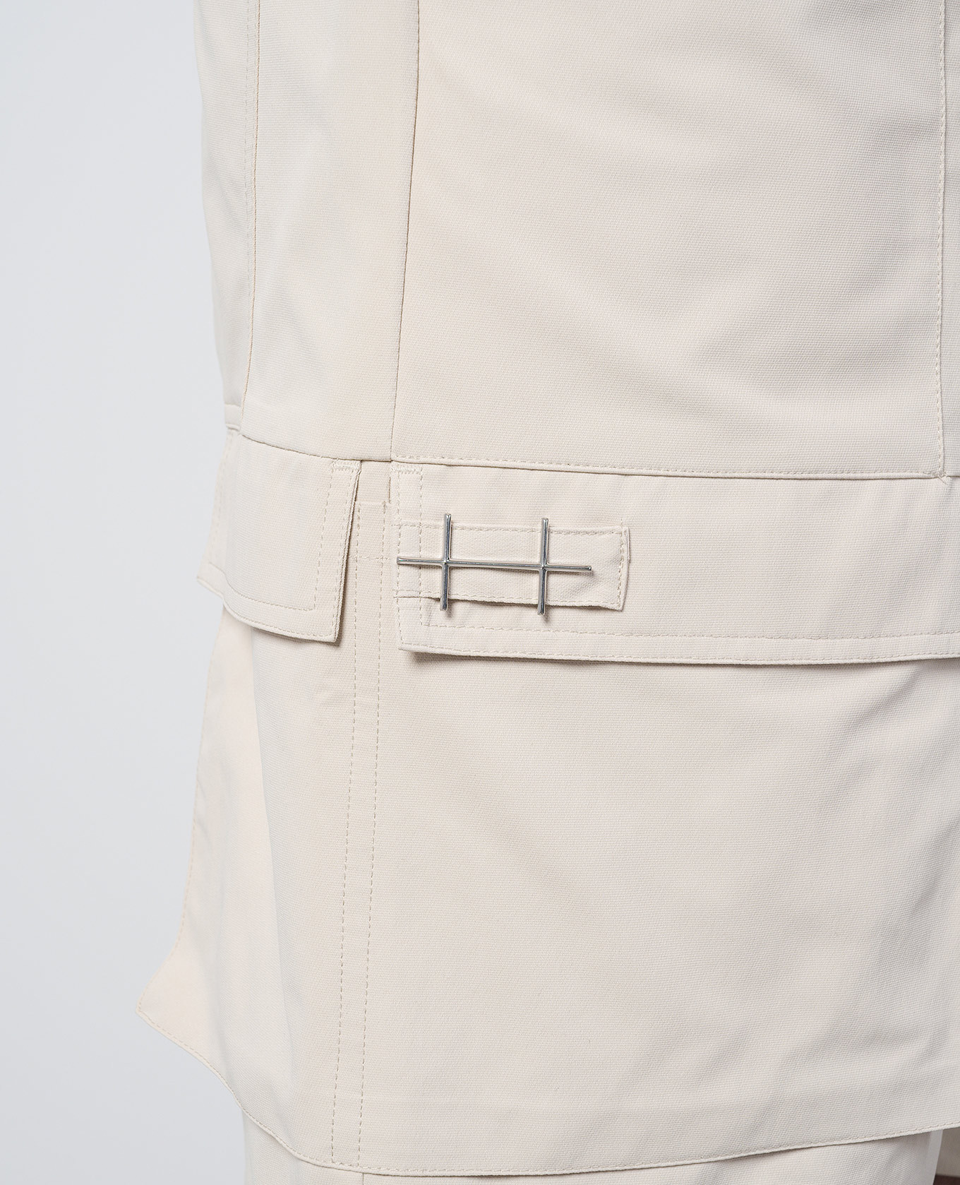 Cellulae beige cargo shorts Heliot Emil 5