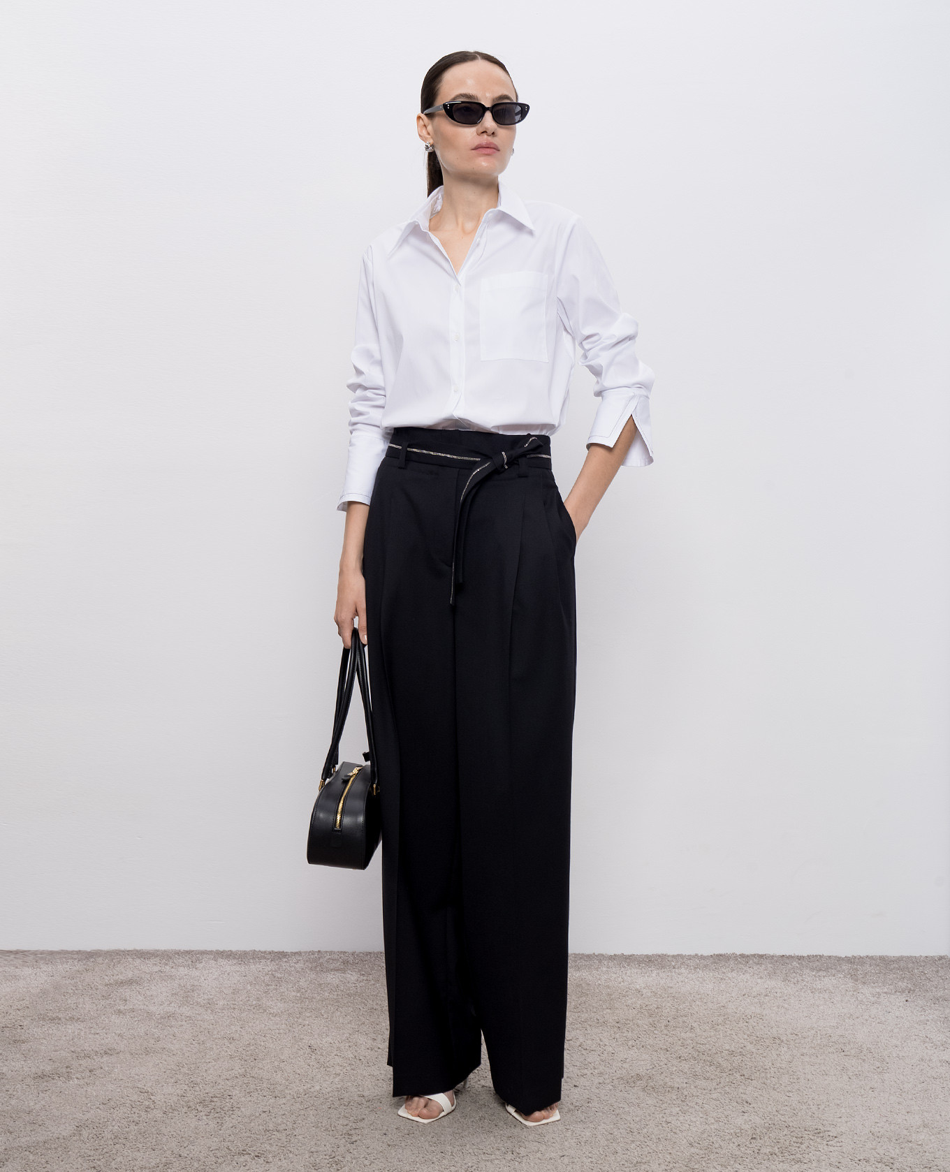 

Black wool pants with belt Peserico