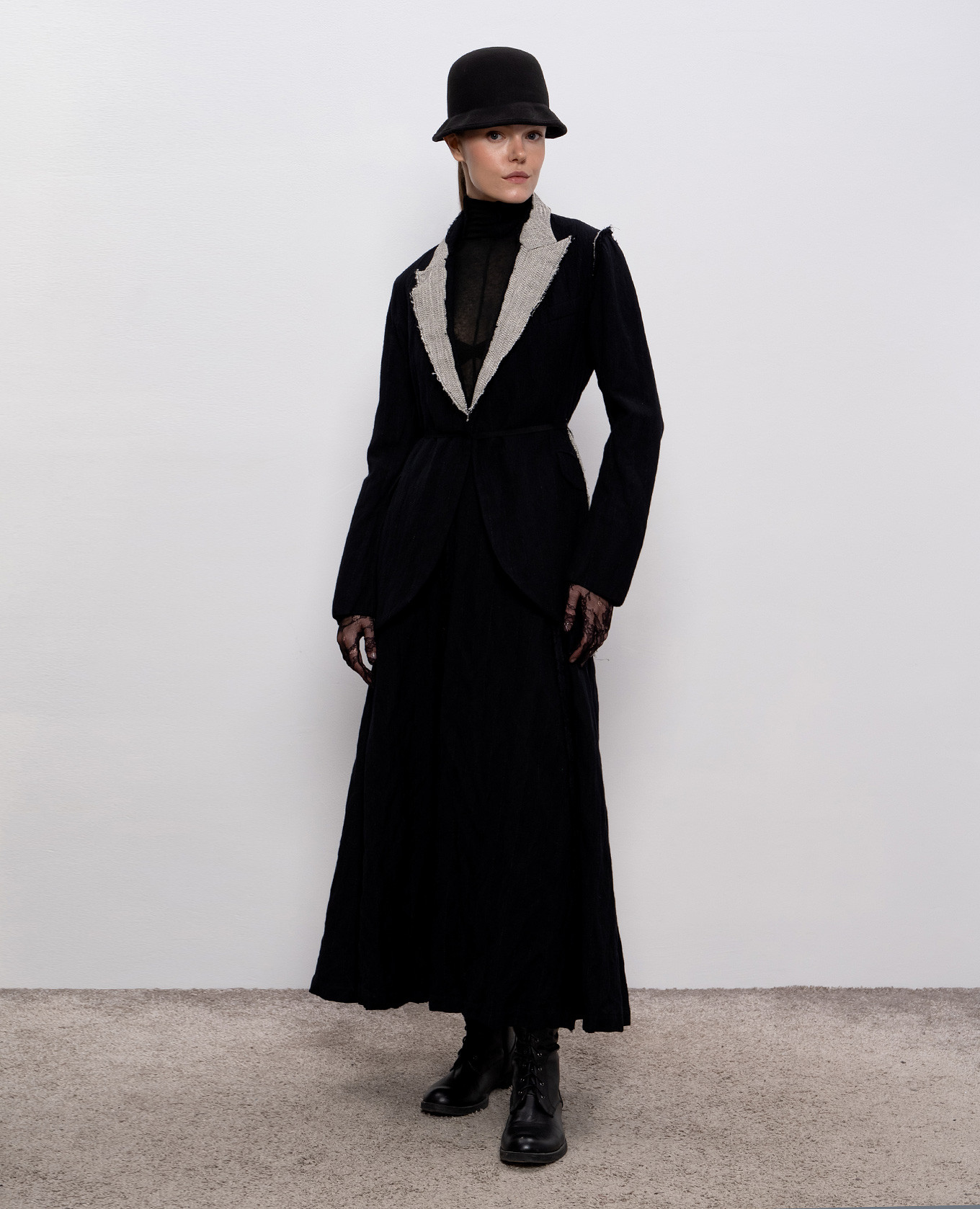 

Black skirt with wool with a harvester effect Marc Le Bihan