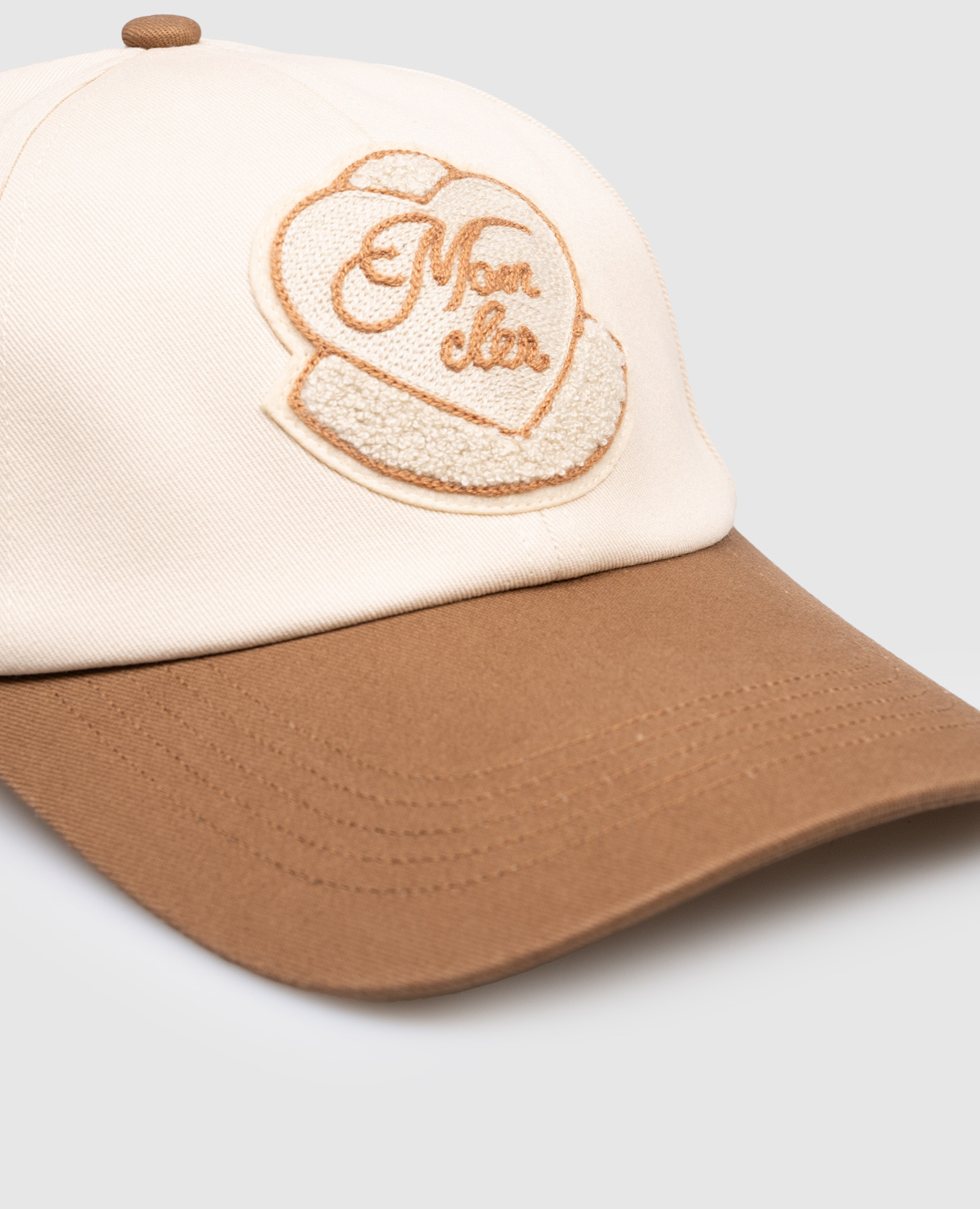 Beige cap with branded applique Moncler 4