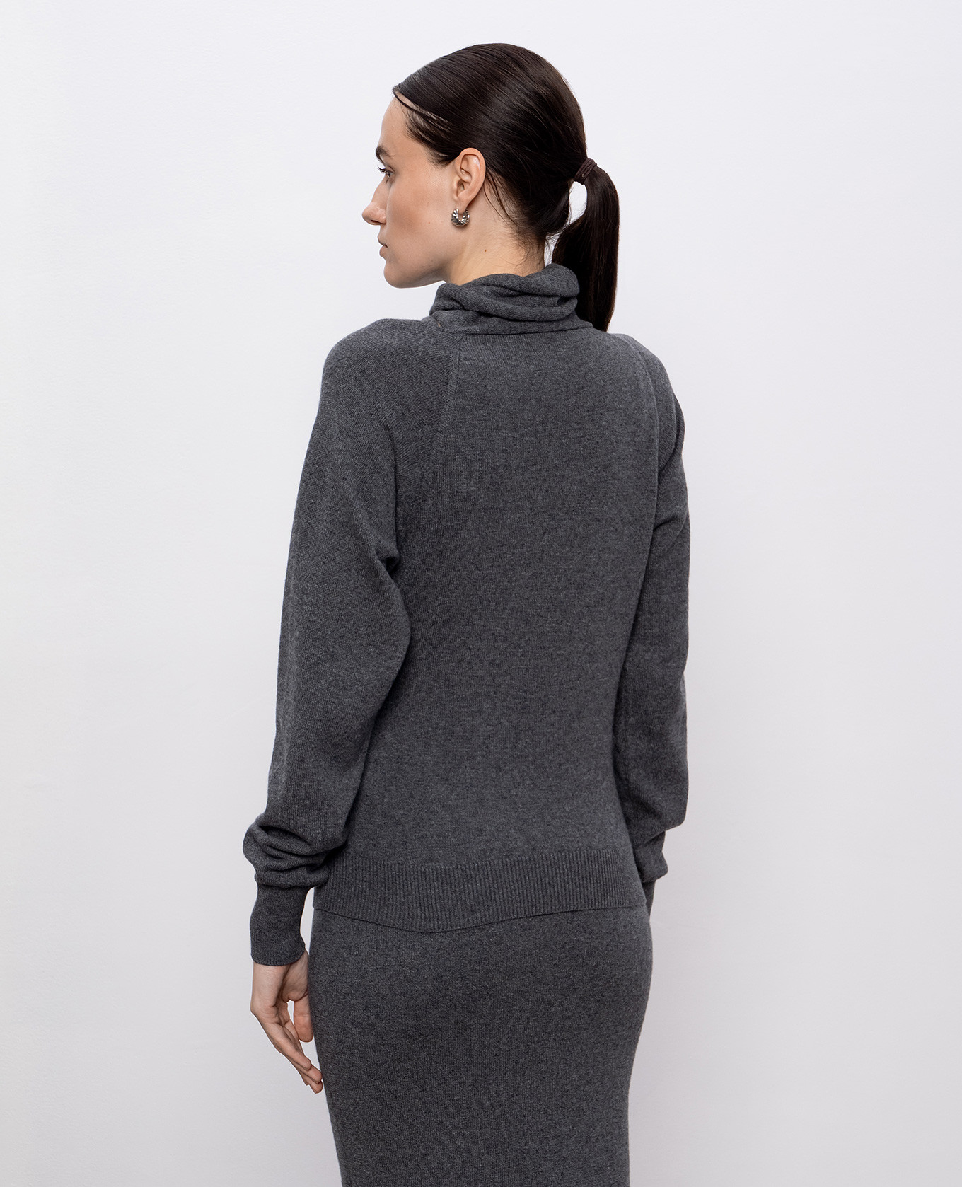 Gray cashmere sweater Tom Ford 4