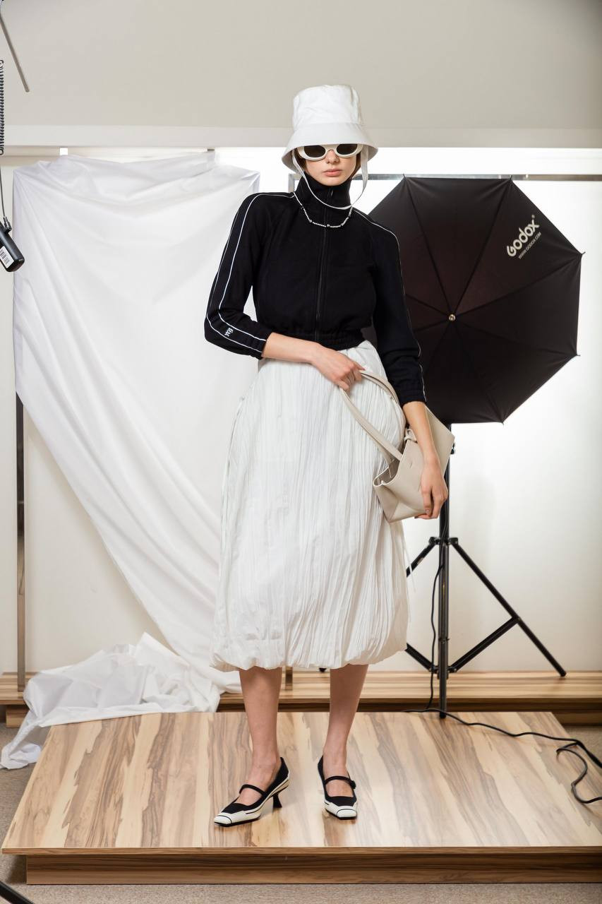 

Black cropped sports jacket with contrasting ribbon Alexander Wang