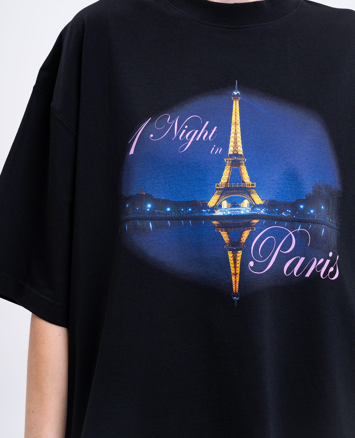 

Black loose-fitting T-shirt with branded print Vetements