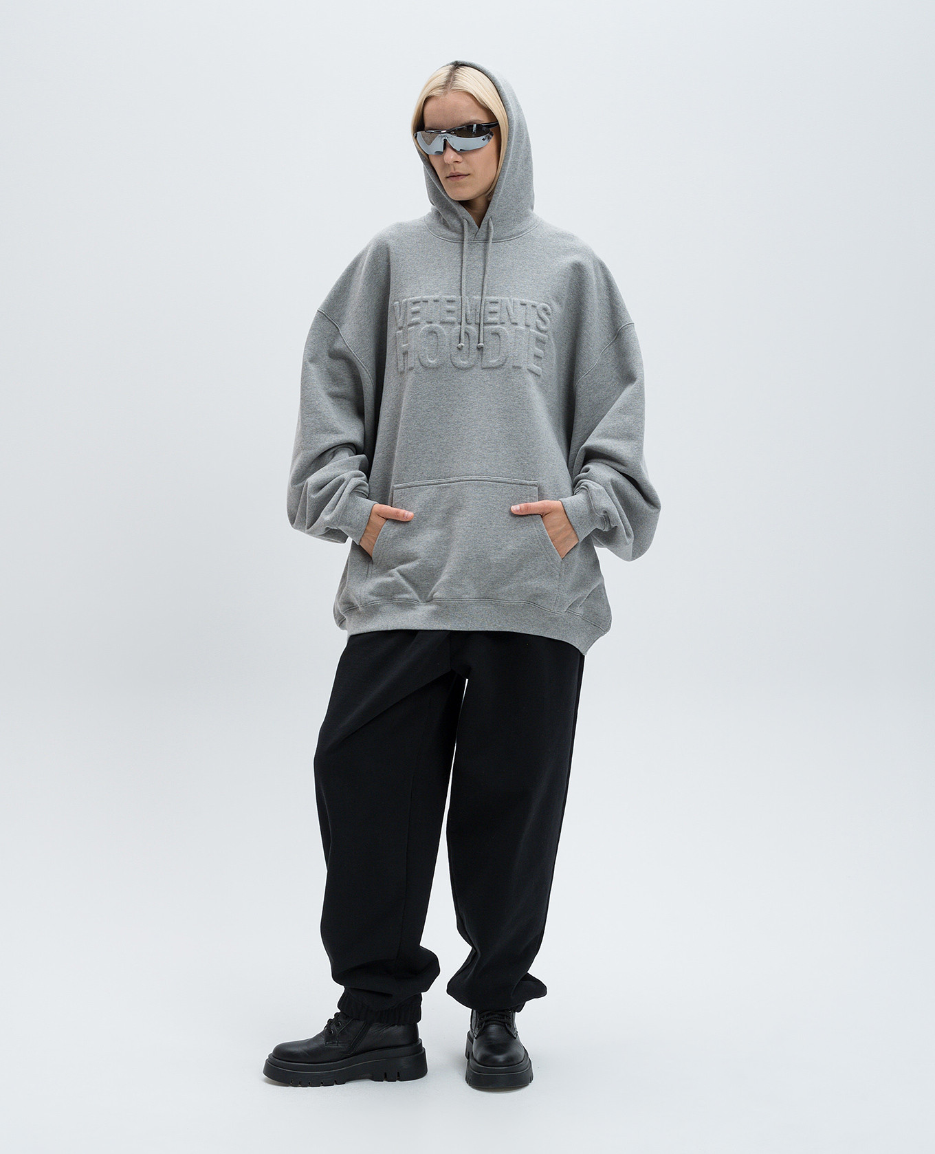 

Gray melange hoodie with textured logo Vetements, Grey