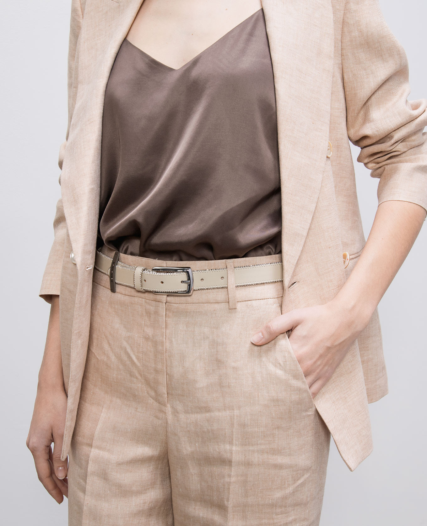 

White leather belt with monil chain Peserico