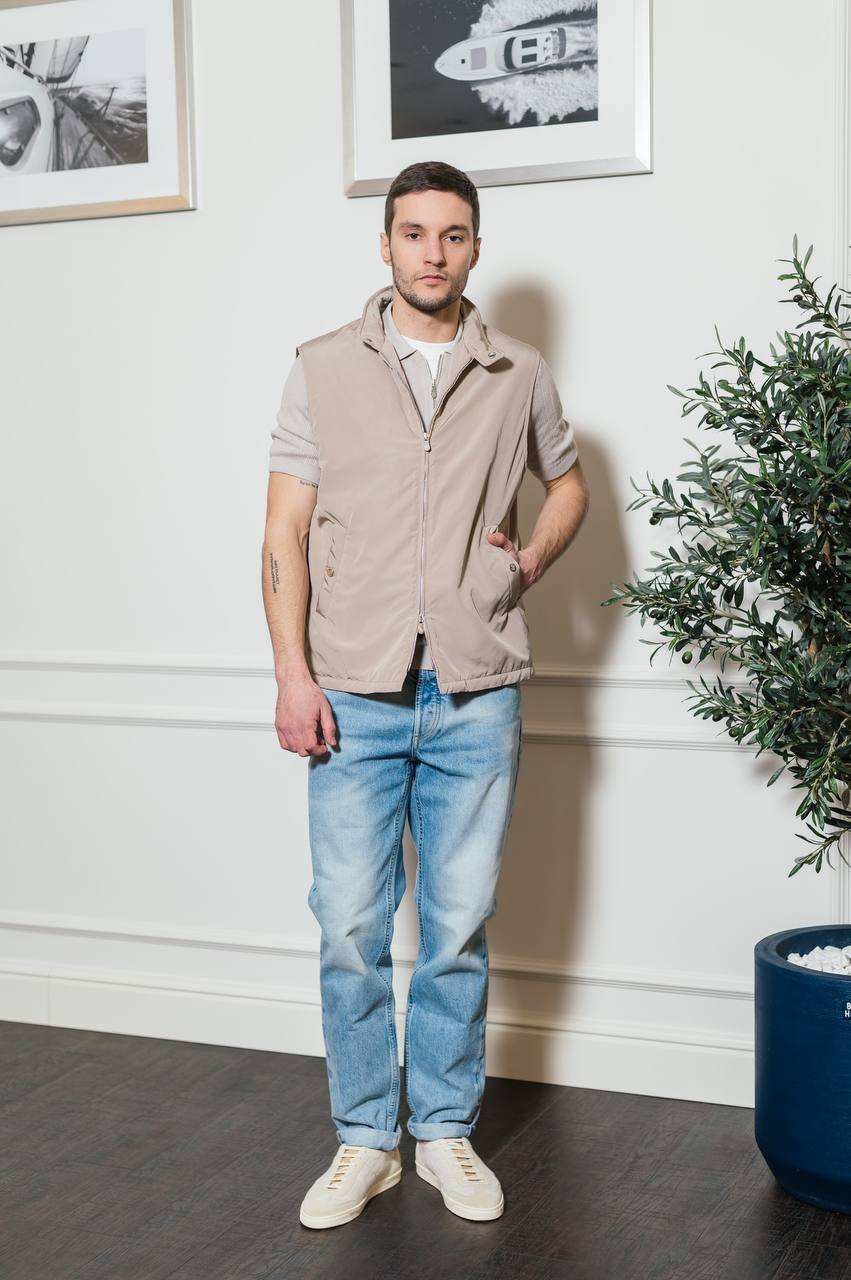 

Blue jeans with a worn effect Brunello Cucinelli, Light blue