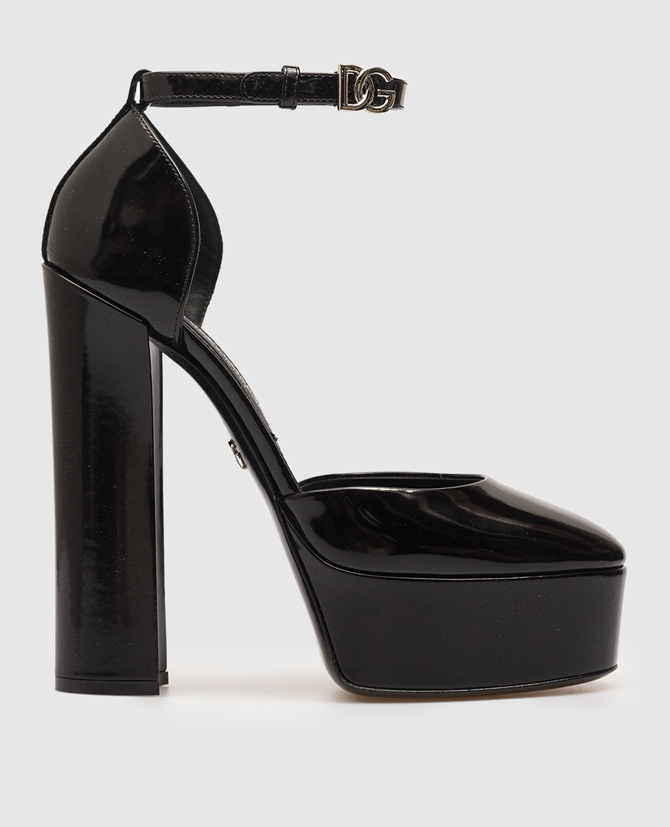 

Black glossy leather shoes with metallic DG logo Dolce&Gabbana