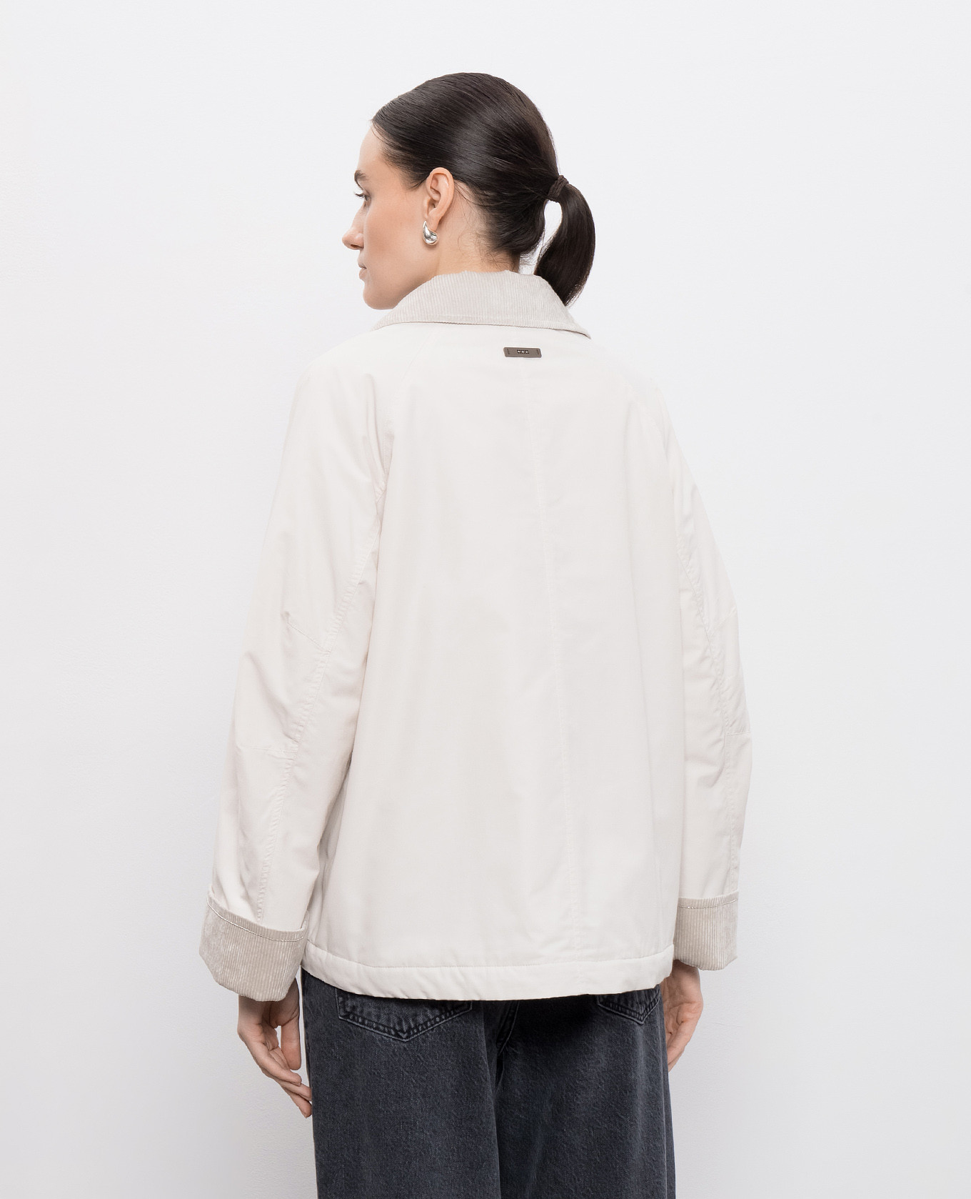Beige jacket with monil chain Peserico 4