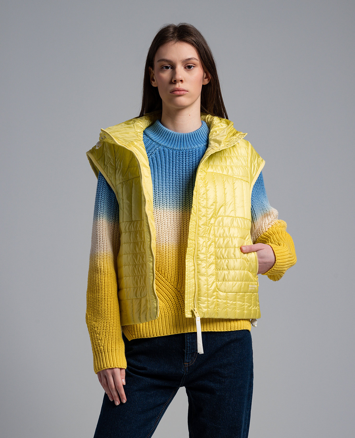 

Yellow quilted vest with a hood Woolrich