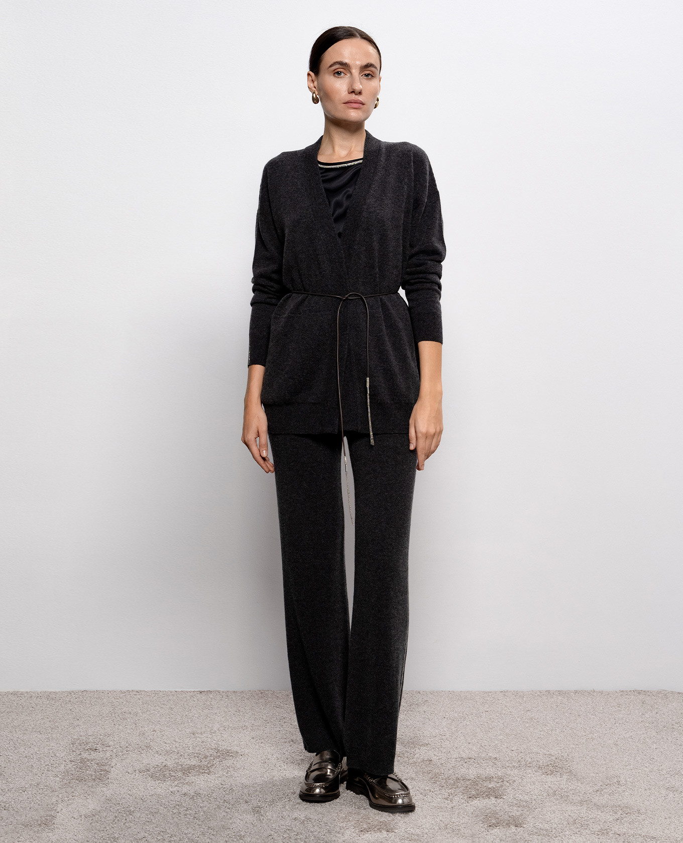 

Grey wool, silk and cashmere sweatpants with monil chain Peserico