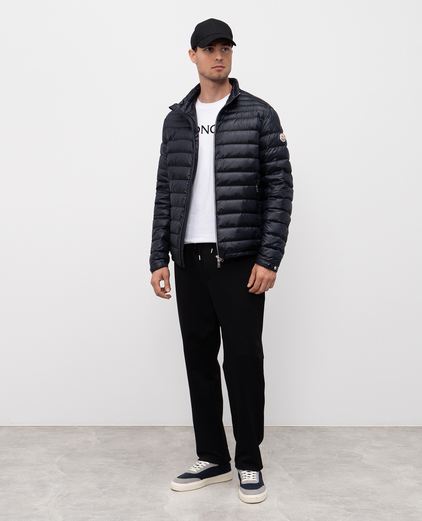 

Arnique blue down jacket Moncler
