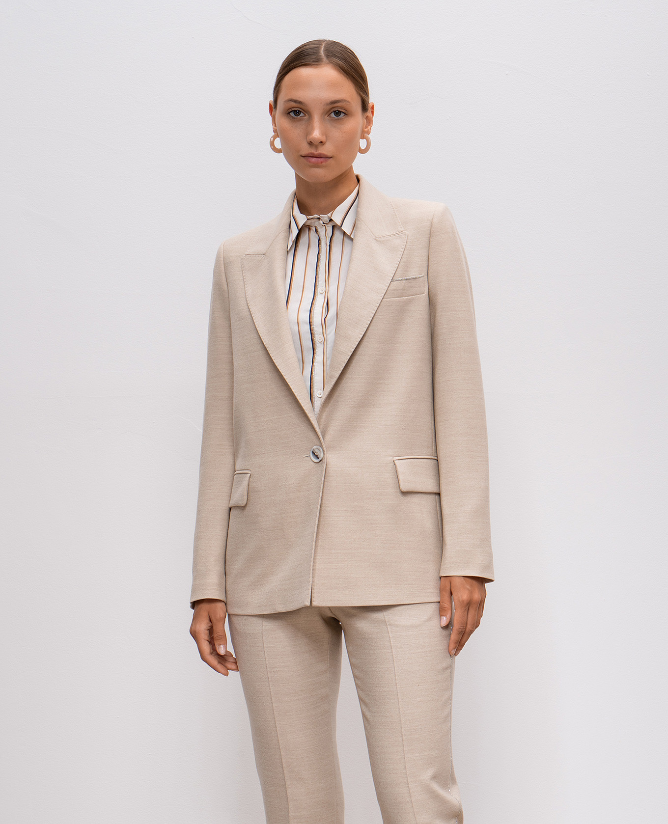 

Beige wool jacket with monil chain Peserico