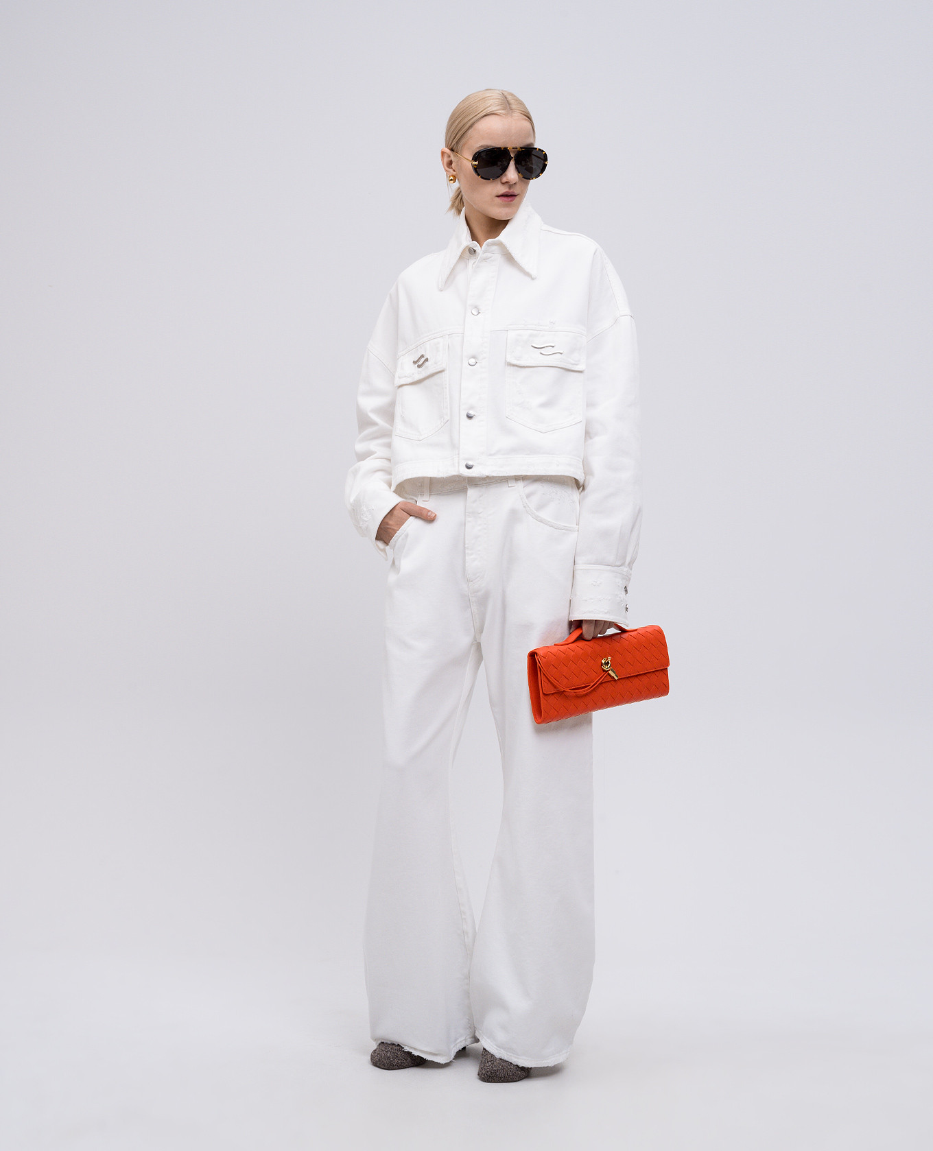 White flared jeans with holes SSHEENA 2