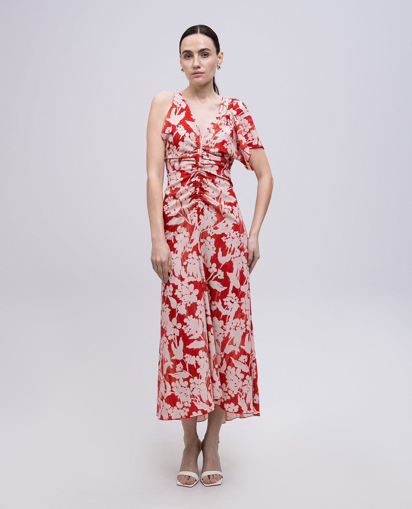 Red dress with floral print Victoria Beckham 2