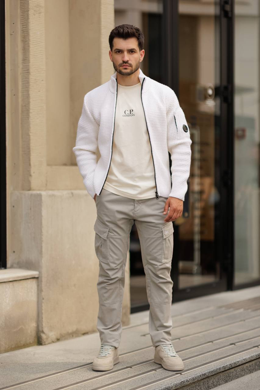 

Khaki cargo with logo patch C.P. Company