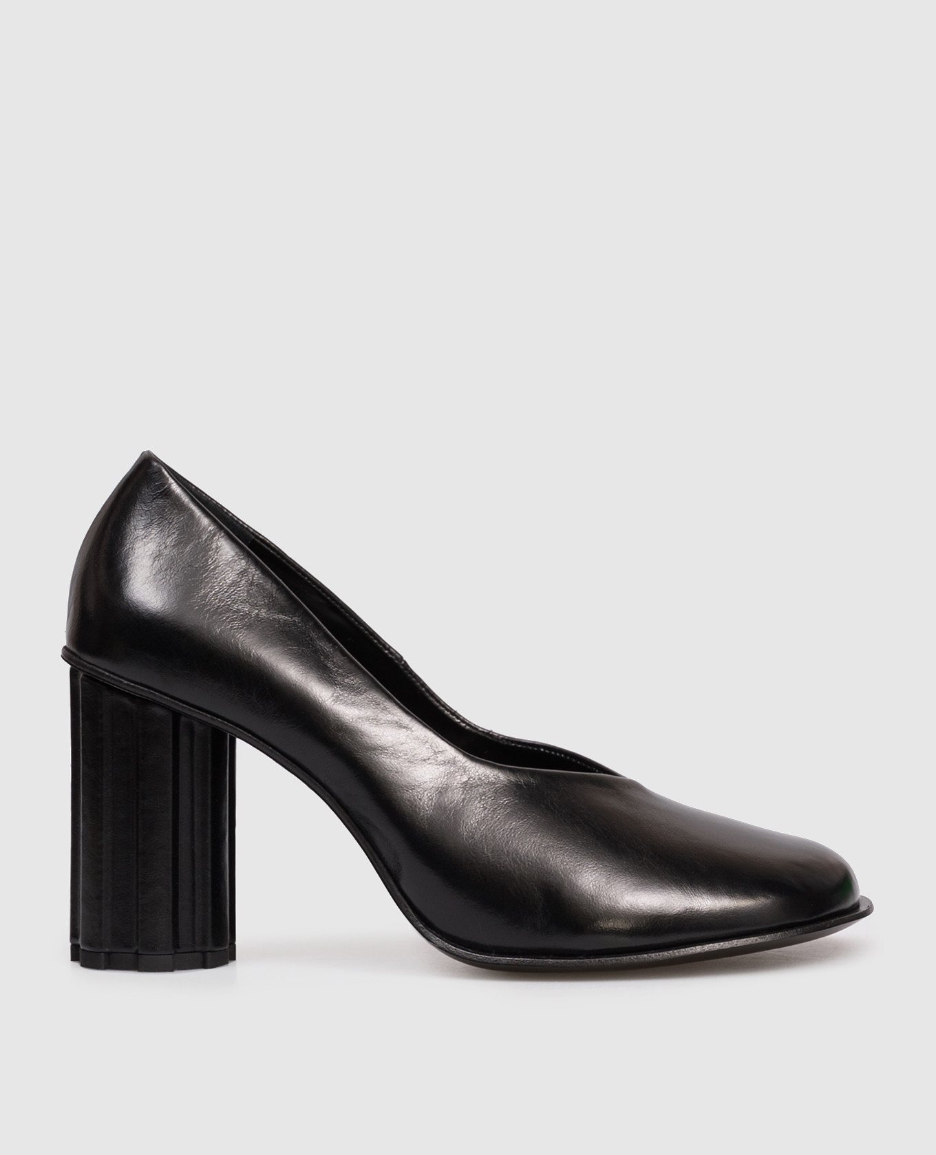 Black leather shoes with shaped heels Ami Paris