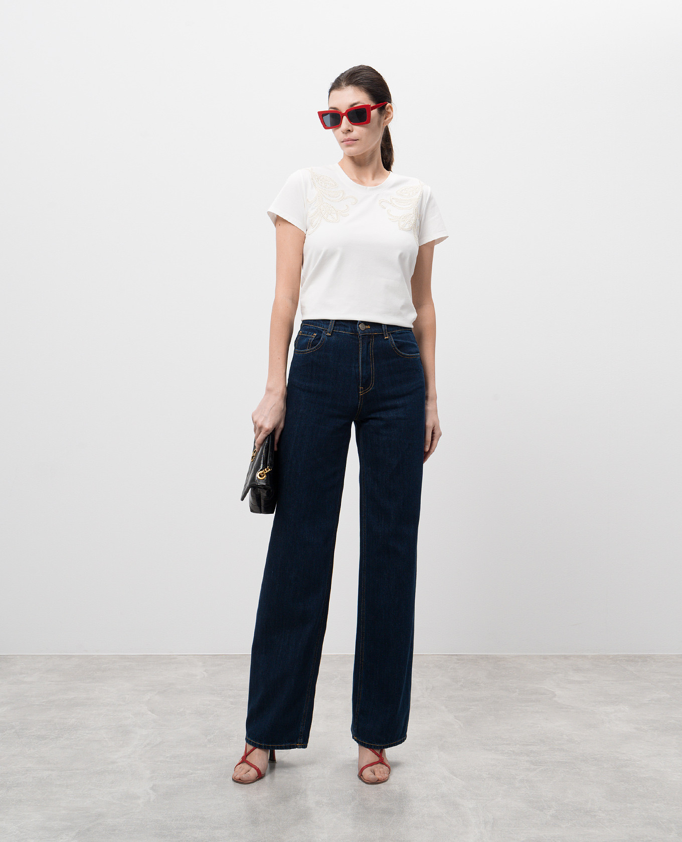 

Blue jeans with emblem Twinset