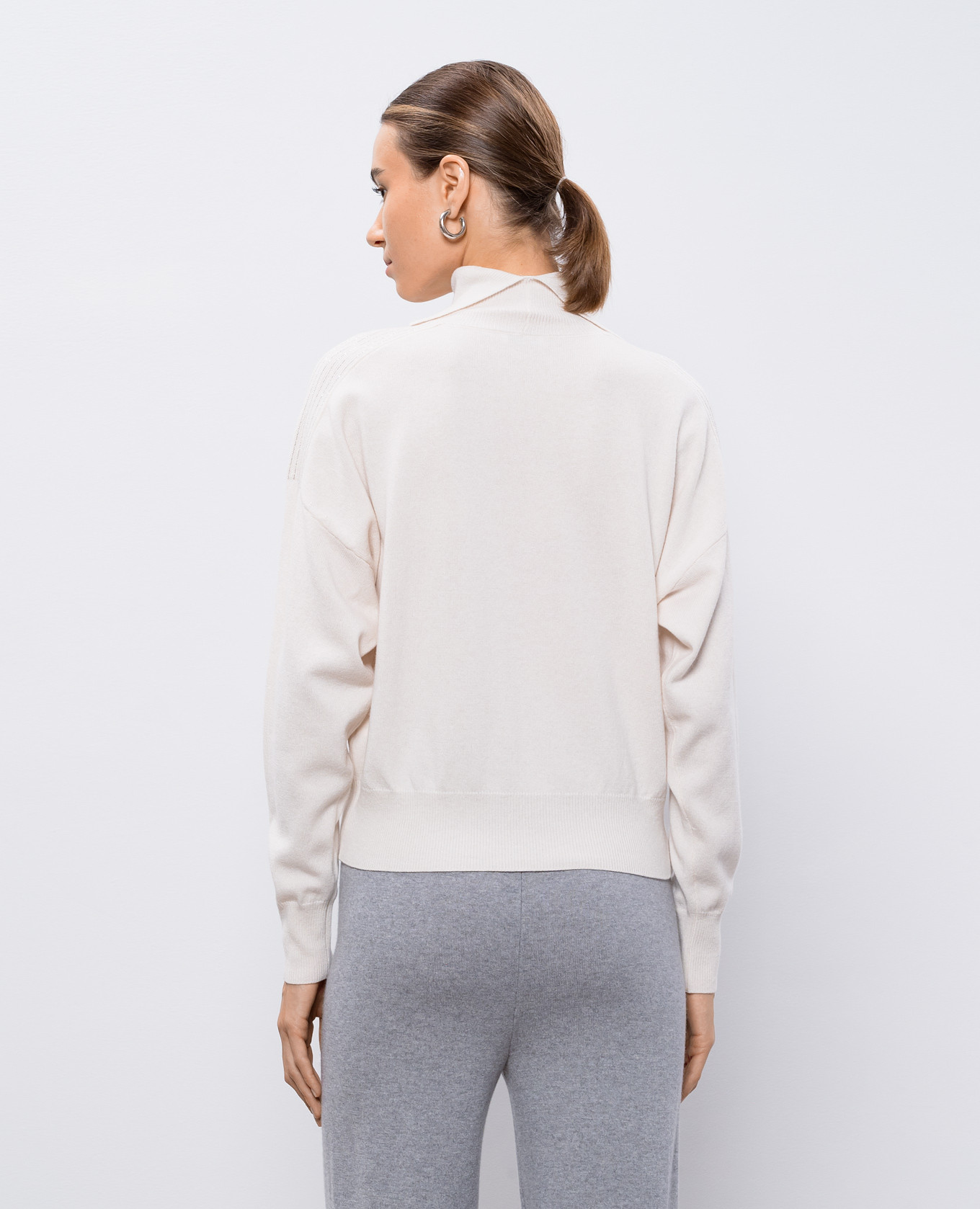 Beige wool, silk and cashmere turtleneck with monil chain Peserico 4
