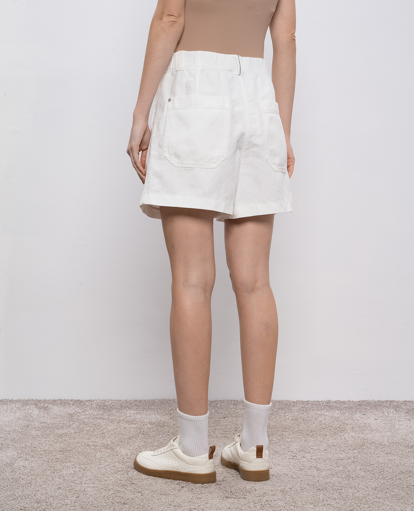 

White linen shorts with monil chain Brunello Cucinelli