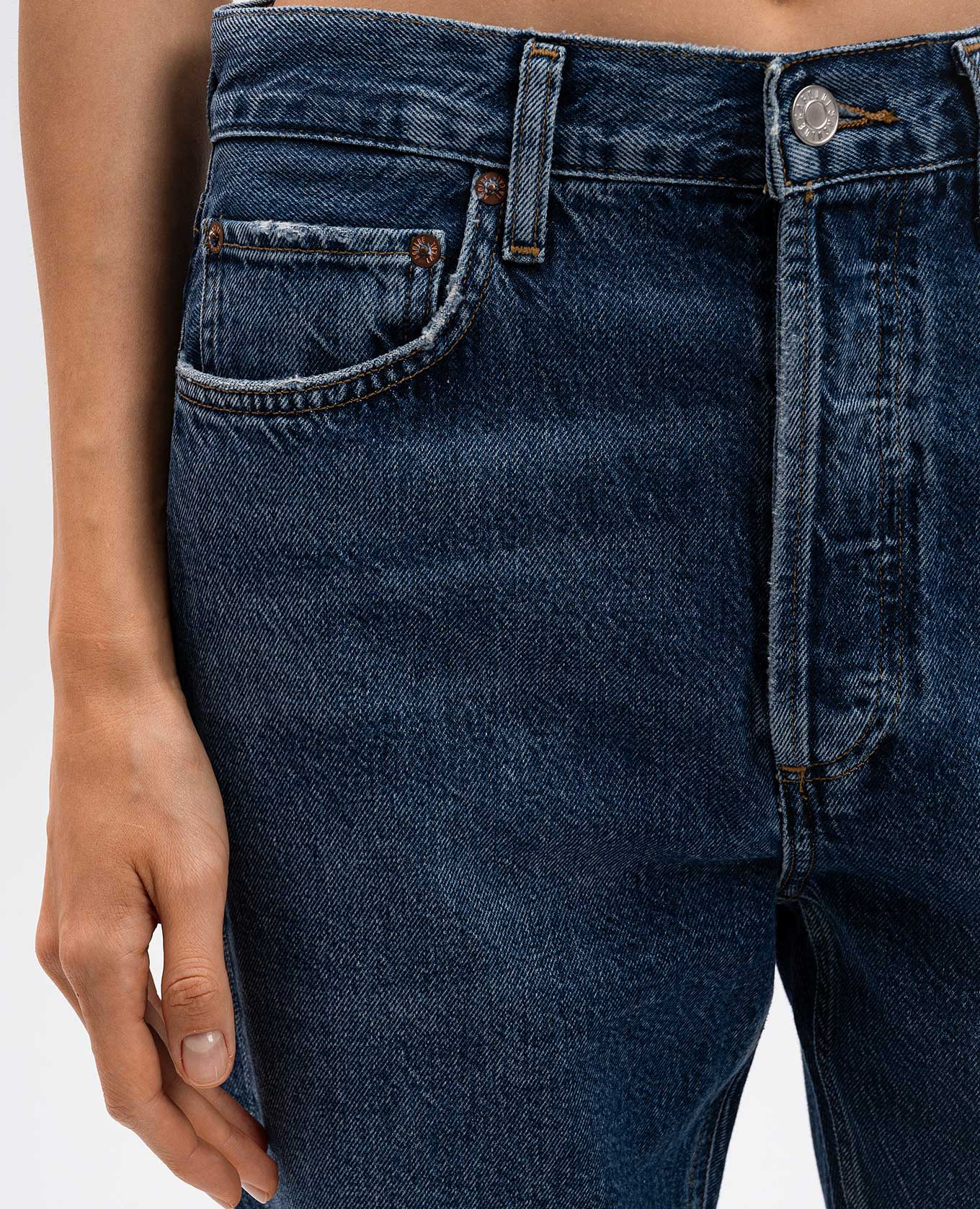 

Blue jeans with a distressed effect AGOLDE
