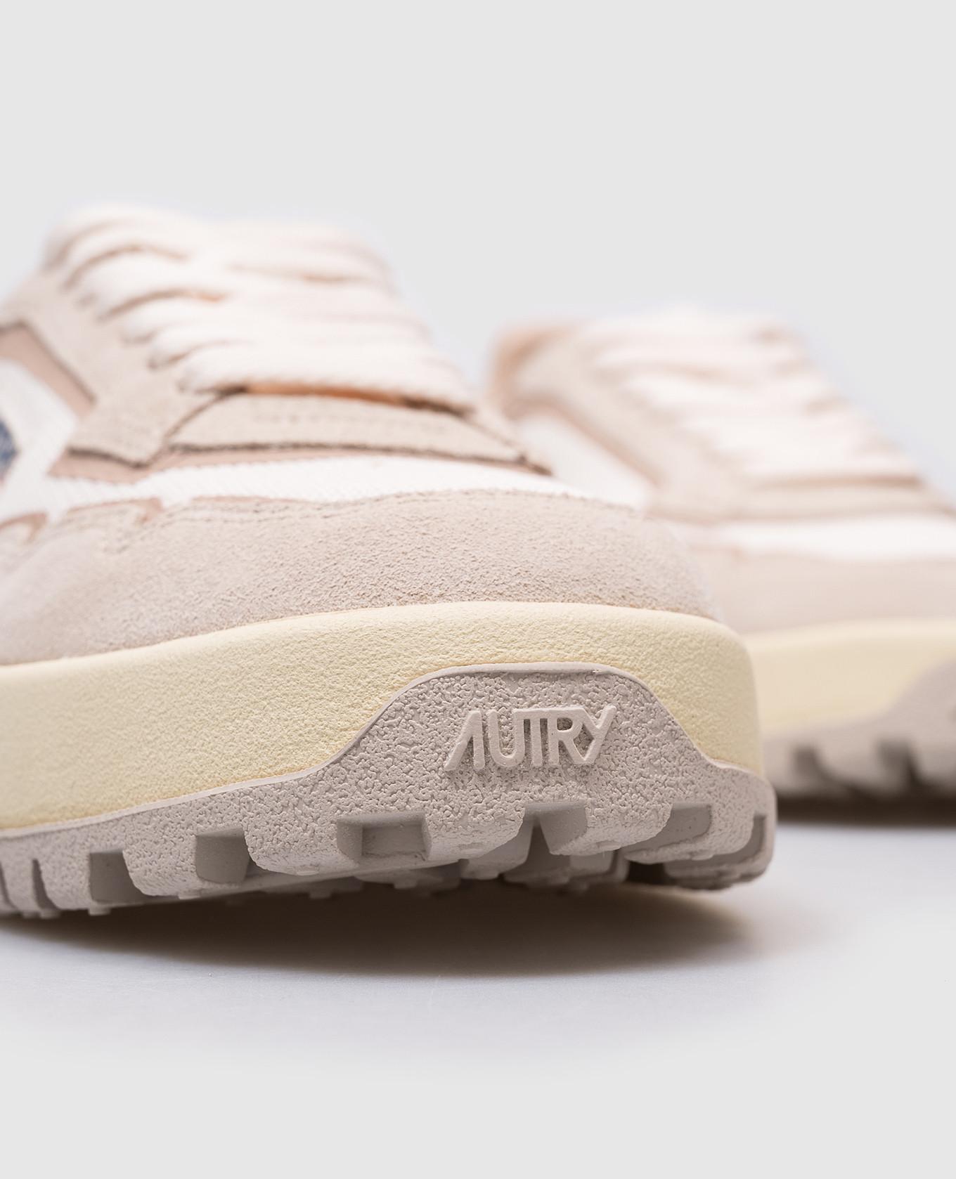 

Beige WILDPACE combination sneakers AUTRY