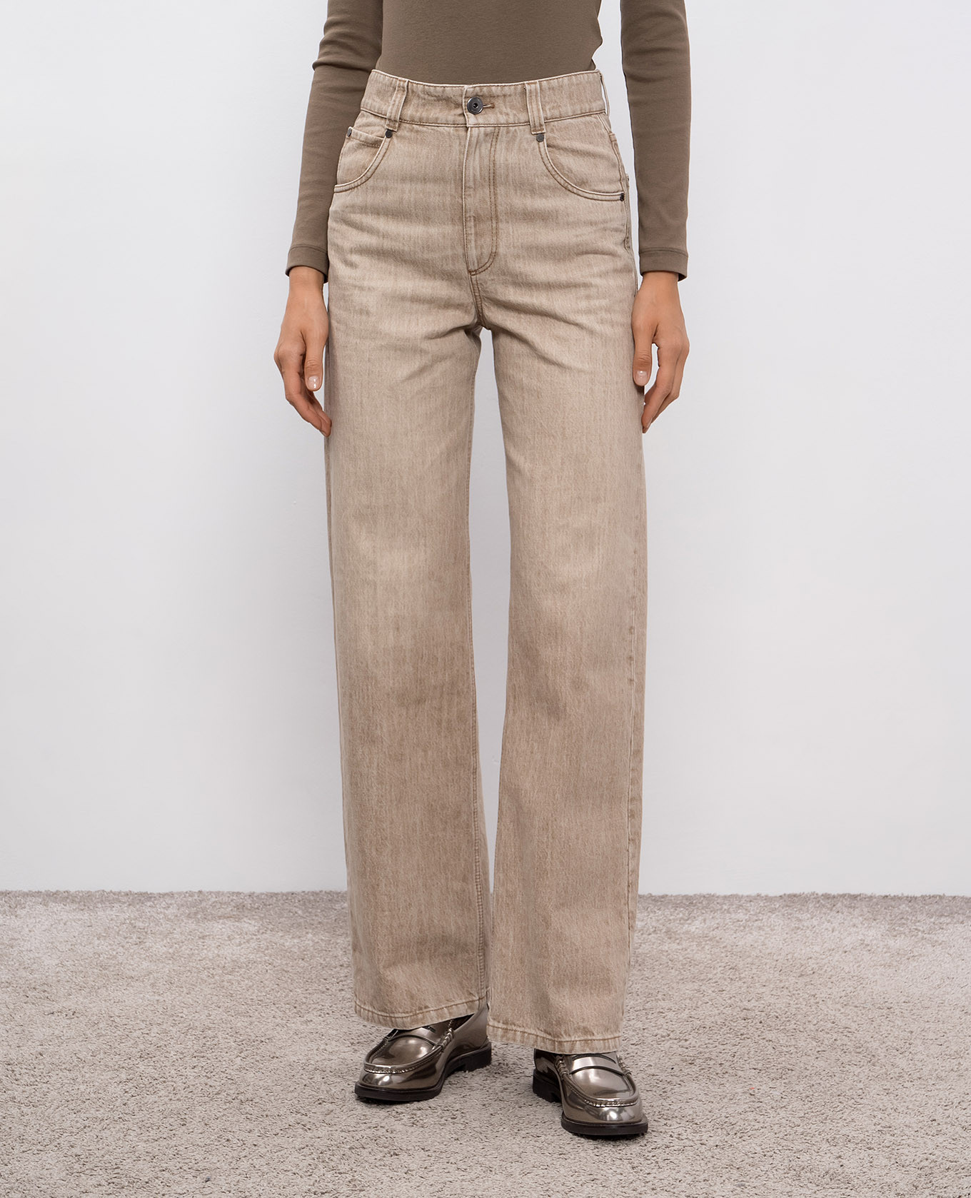 

Beige jeans with logo patch Brunello Cucinelli