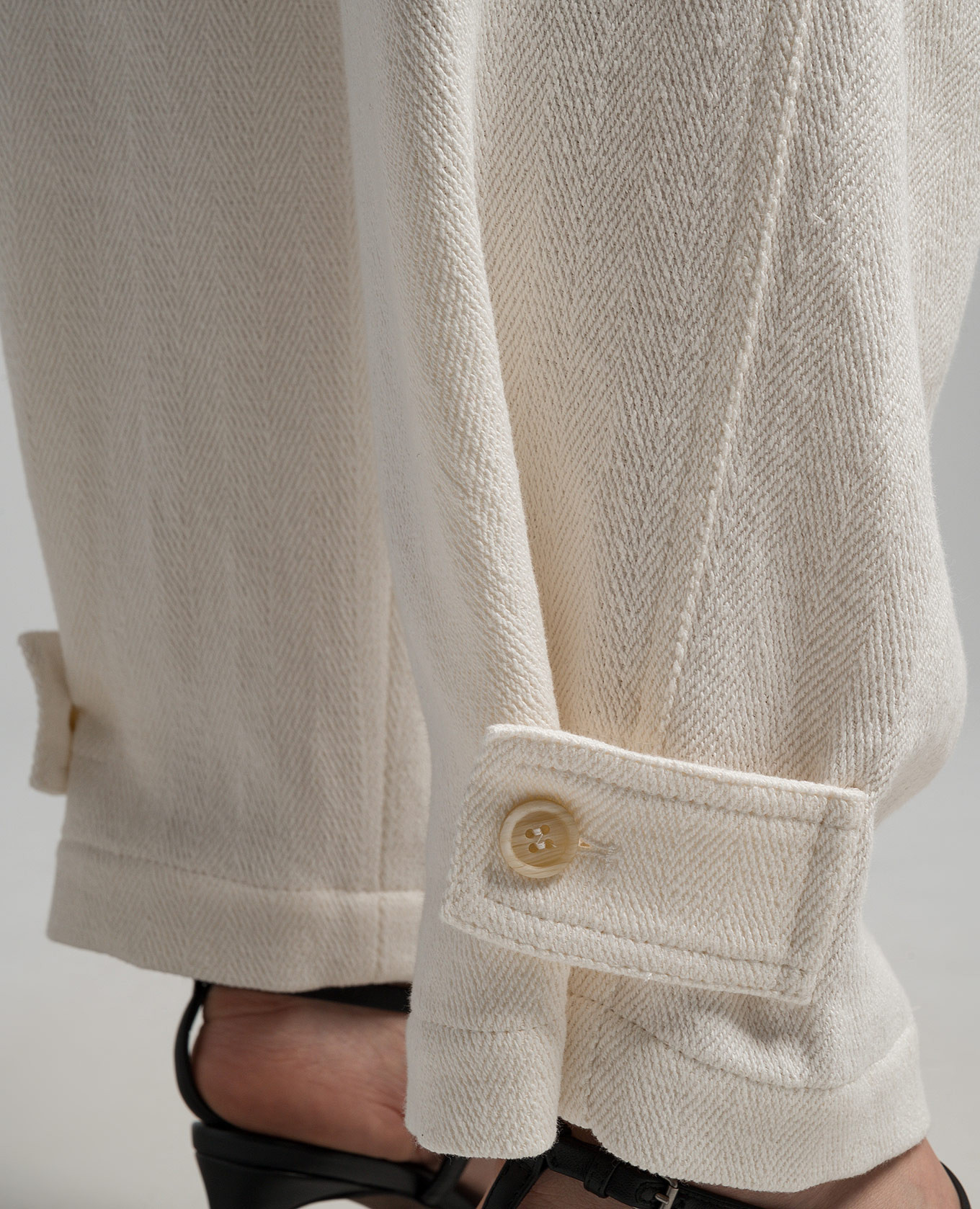 White pants with linen Brunello Cucinelli 5