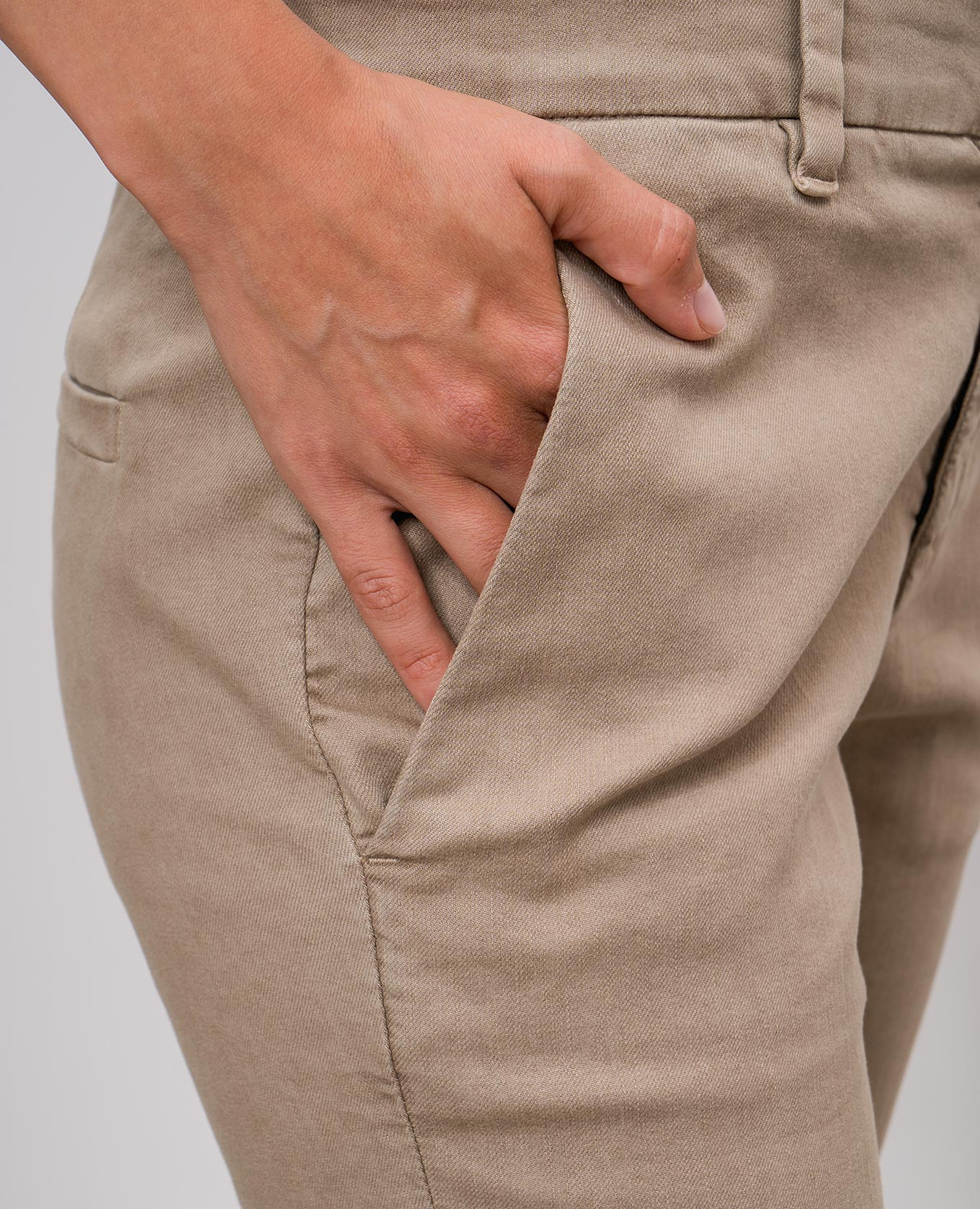 

Beige pants with monil chain Brunello Cucinelli