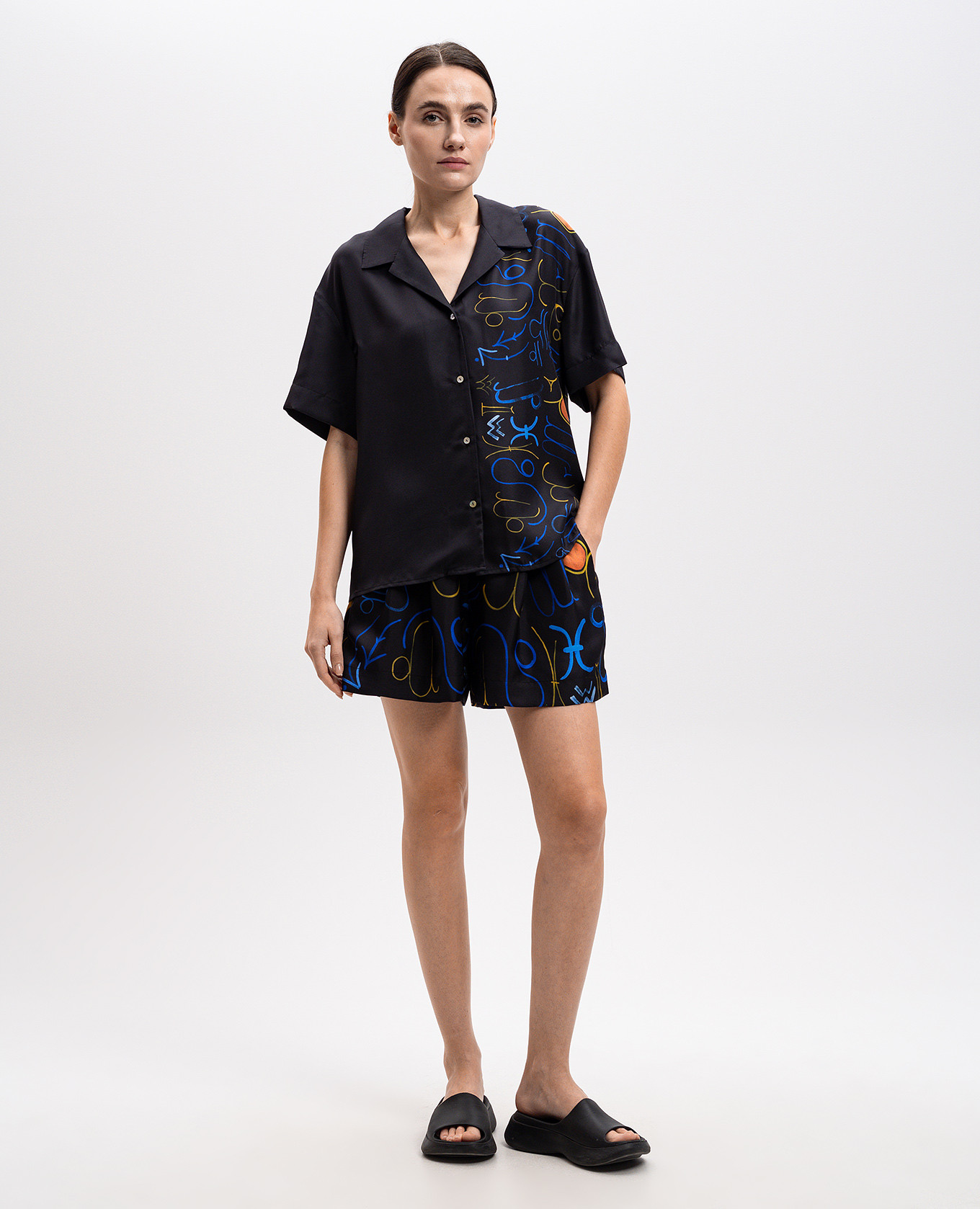 

Zurich printed silk shorts in black Asceno
