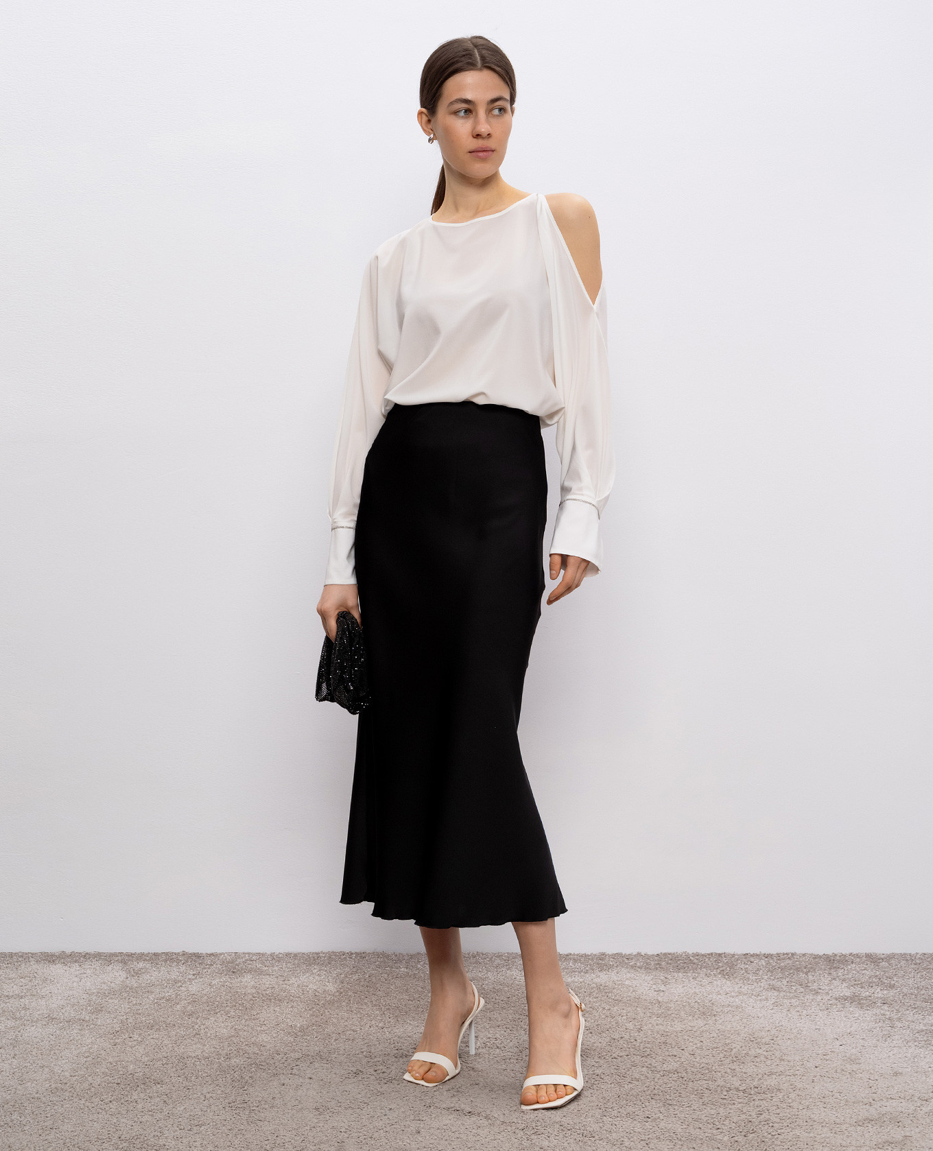 

White silk blouse with a scoop neck Peserico