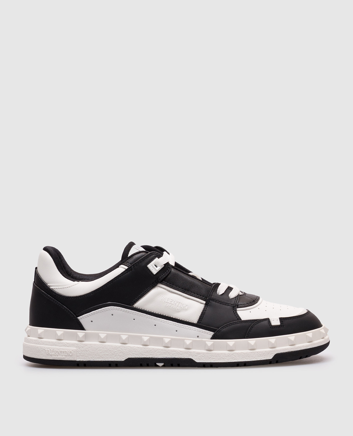 FREEDOTS leather sneakers with logo Valentino