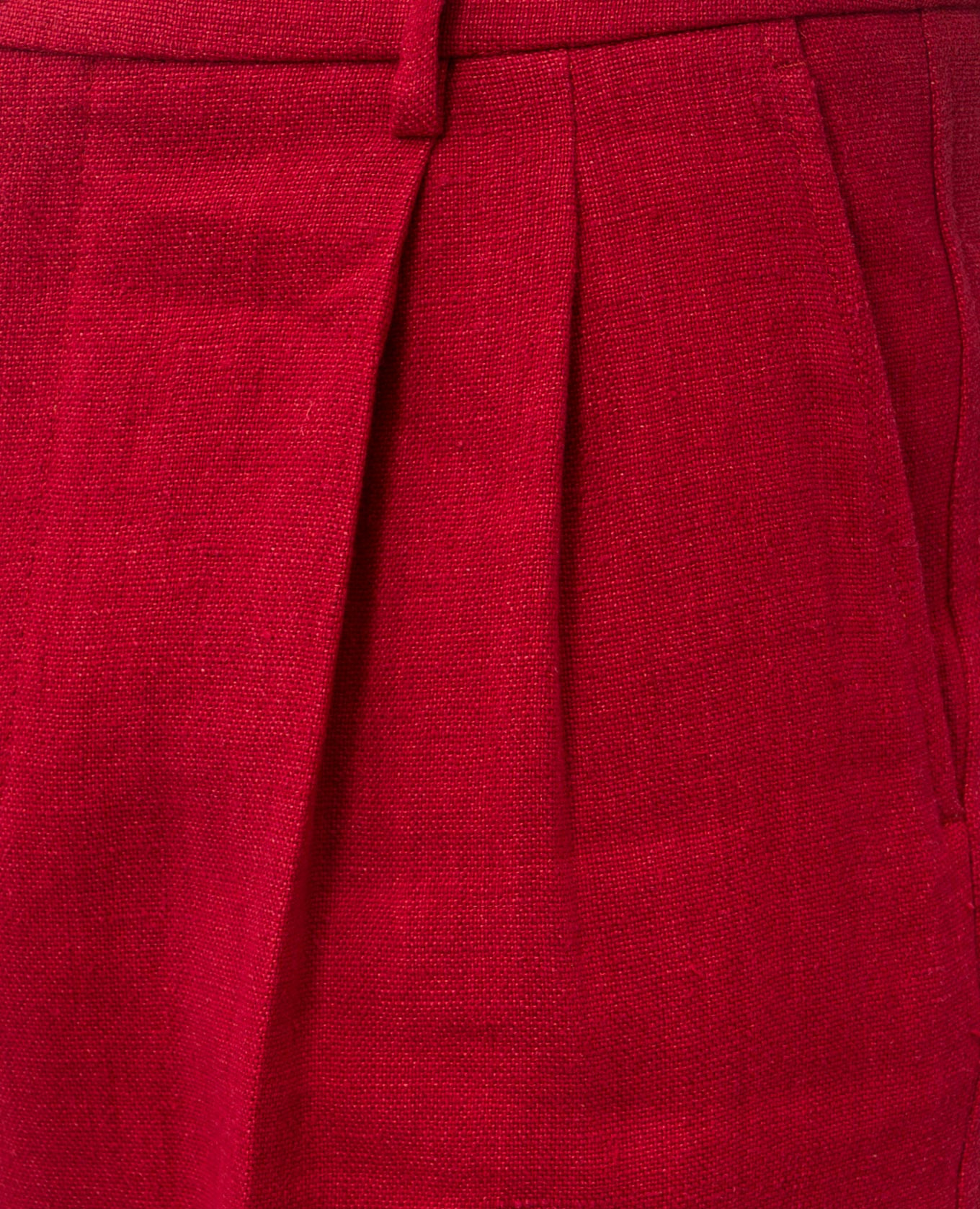 

Red linen shorts Valentino