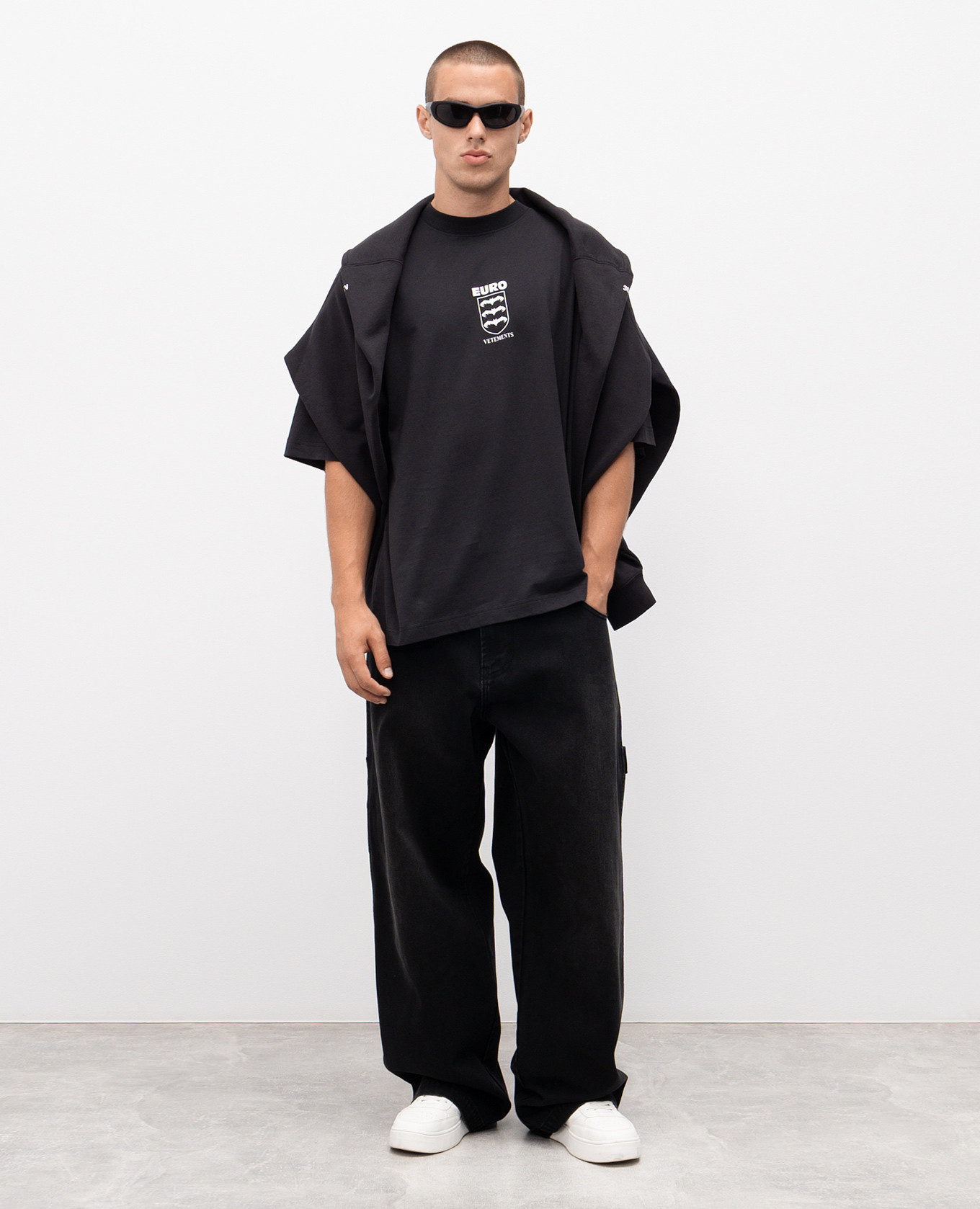 

Black T-shirt with print Vetements