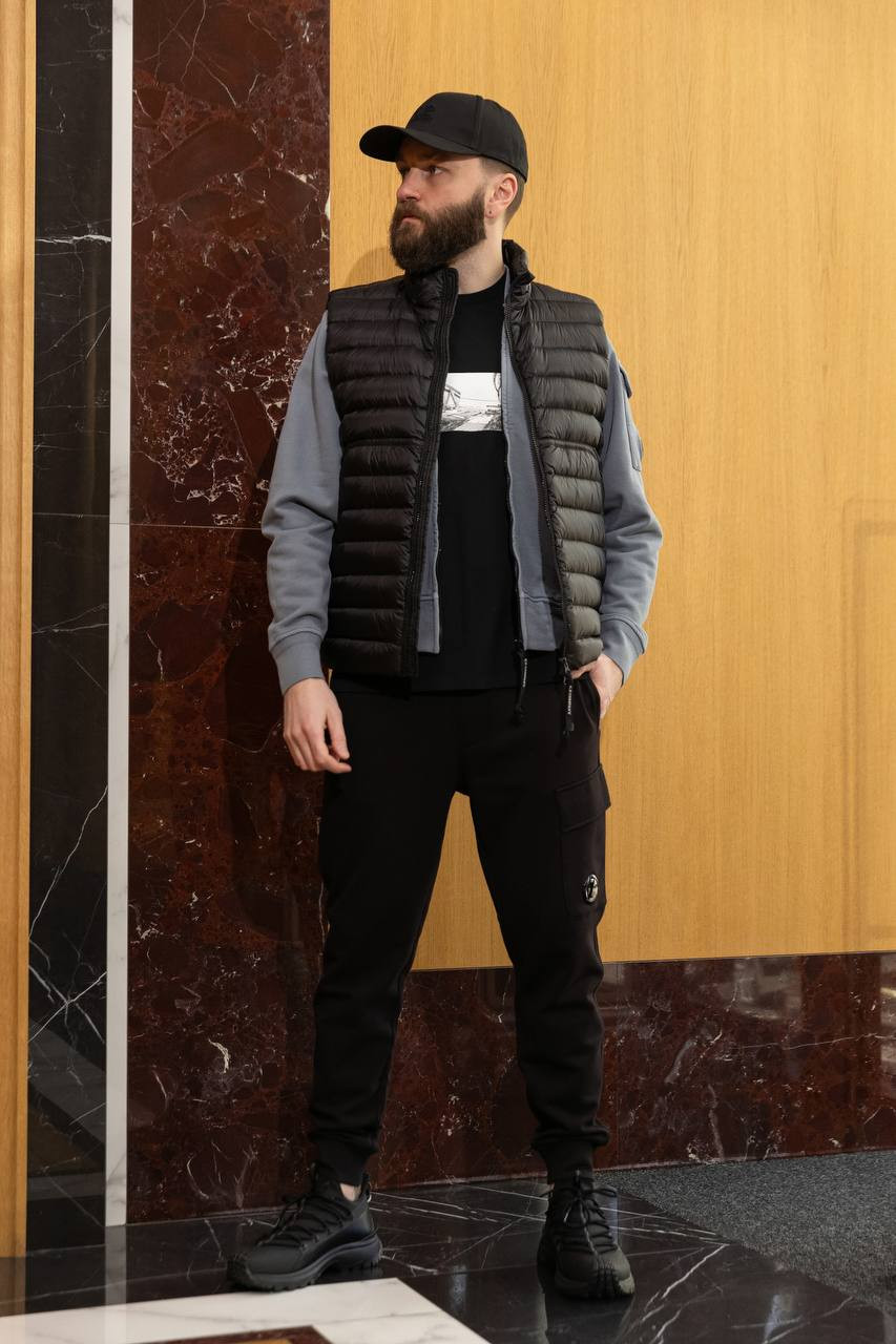 

Black joggers with logo patch C.P. Company