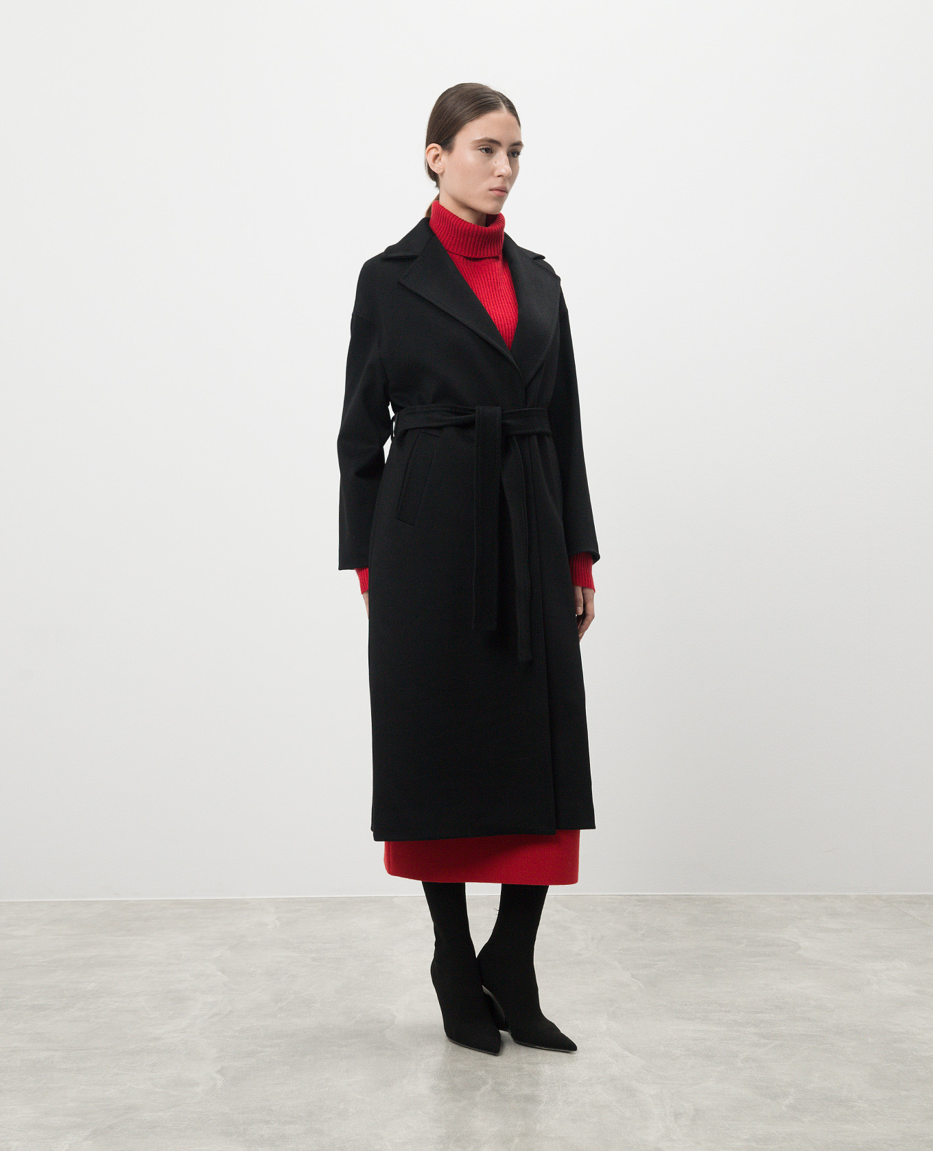 

Black coat made of wool Heresis