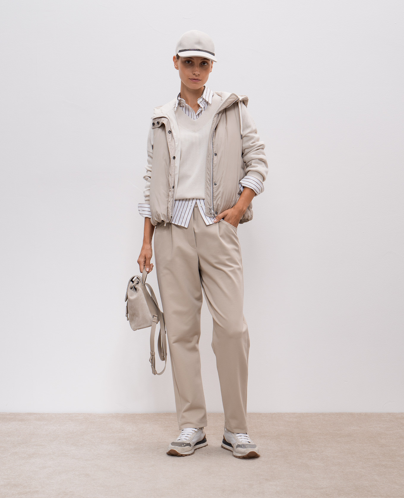 

Beige cashmere pullover with monil chain Brunello Cucinelli