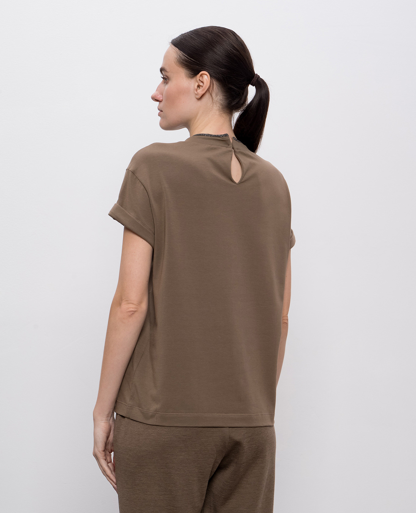 

Brown T-shirt with monil chain Brunello Cucinelli