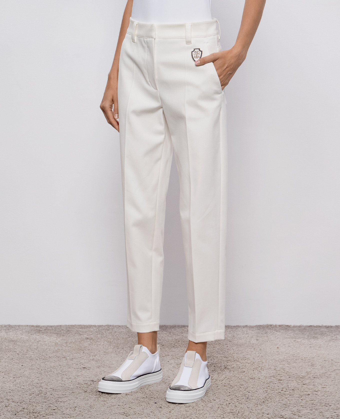 White pants with logo patch Brunello Cucinelli 3