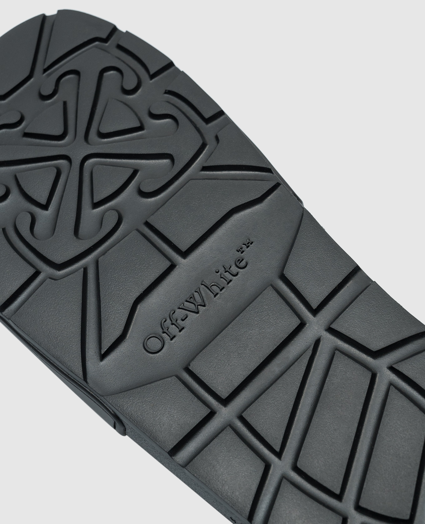 

Black sliders with contrasting logo Off-White